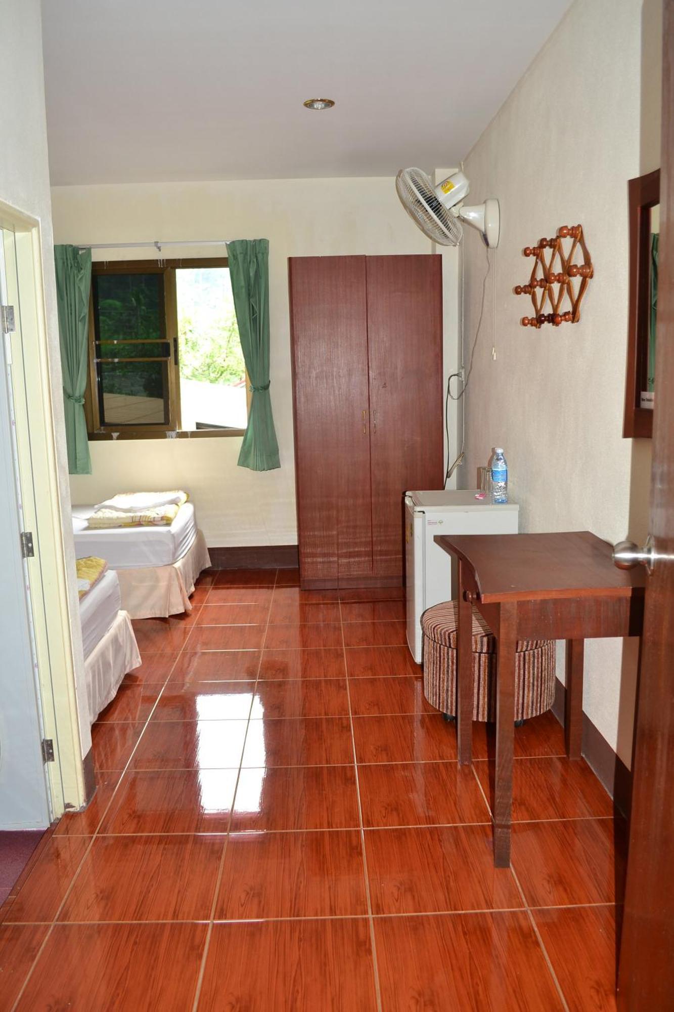 Wandee Khao Lak