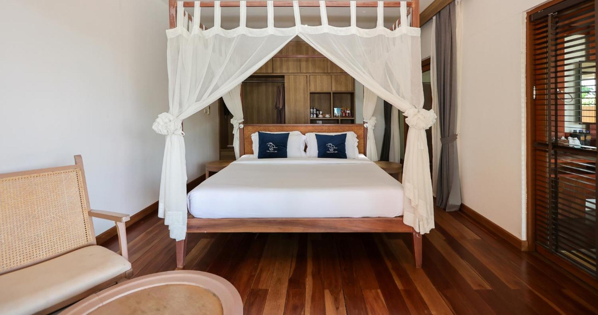 Resort The Cliff