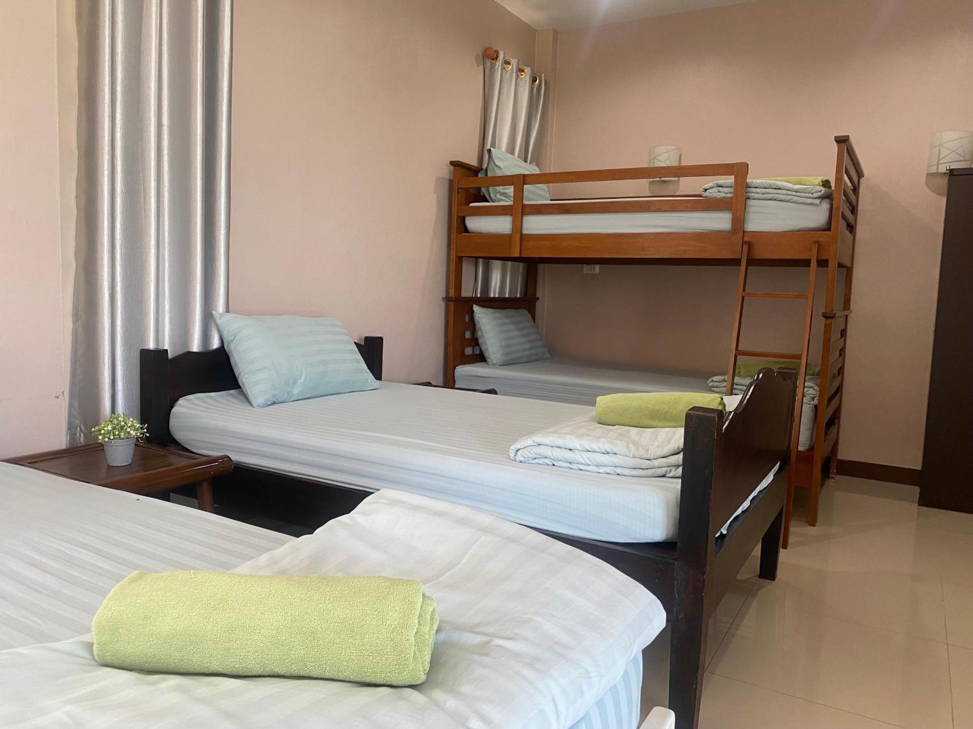 Guest house บ้านชมเขา - Baan Chom Khao Pakchong