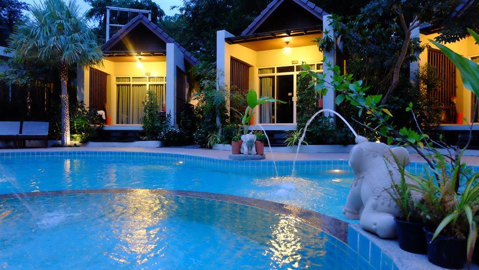 Baan Klang Aow