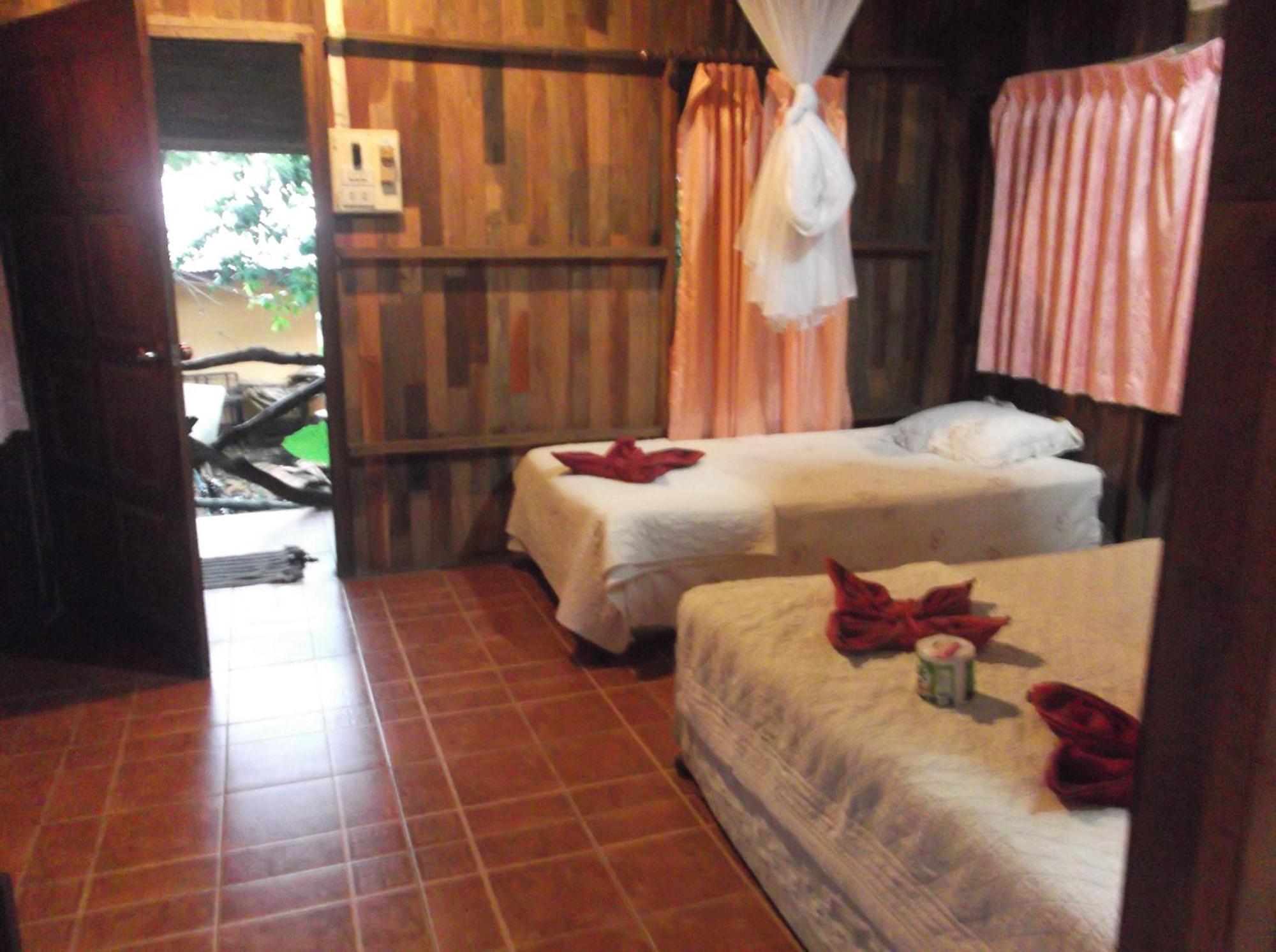 Bamboo House Holiday park 2*