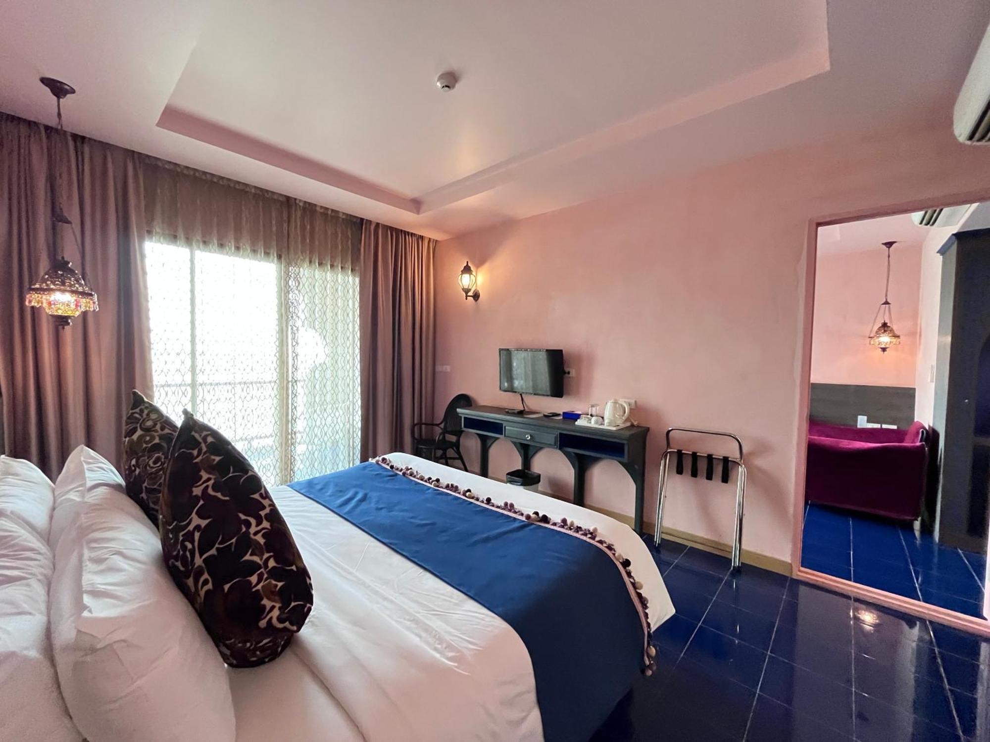 Hotel Chiangkhong Teak Garden Riverfront Onsen Hotel- Sha Extra Chiang Khong