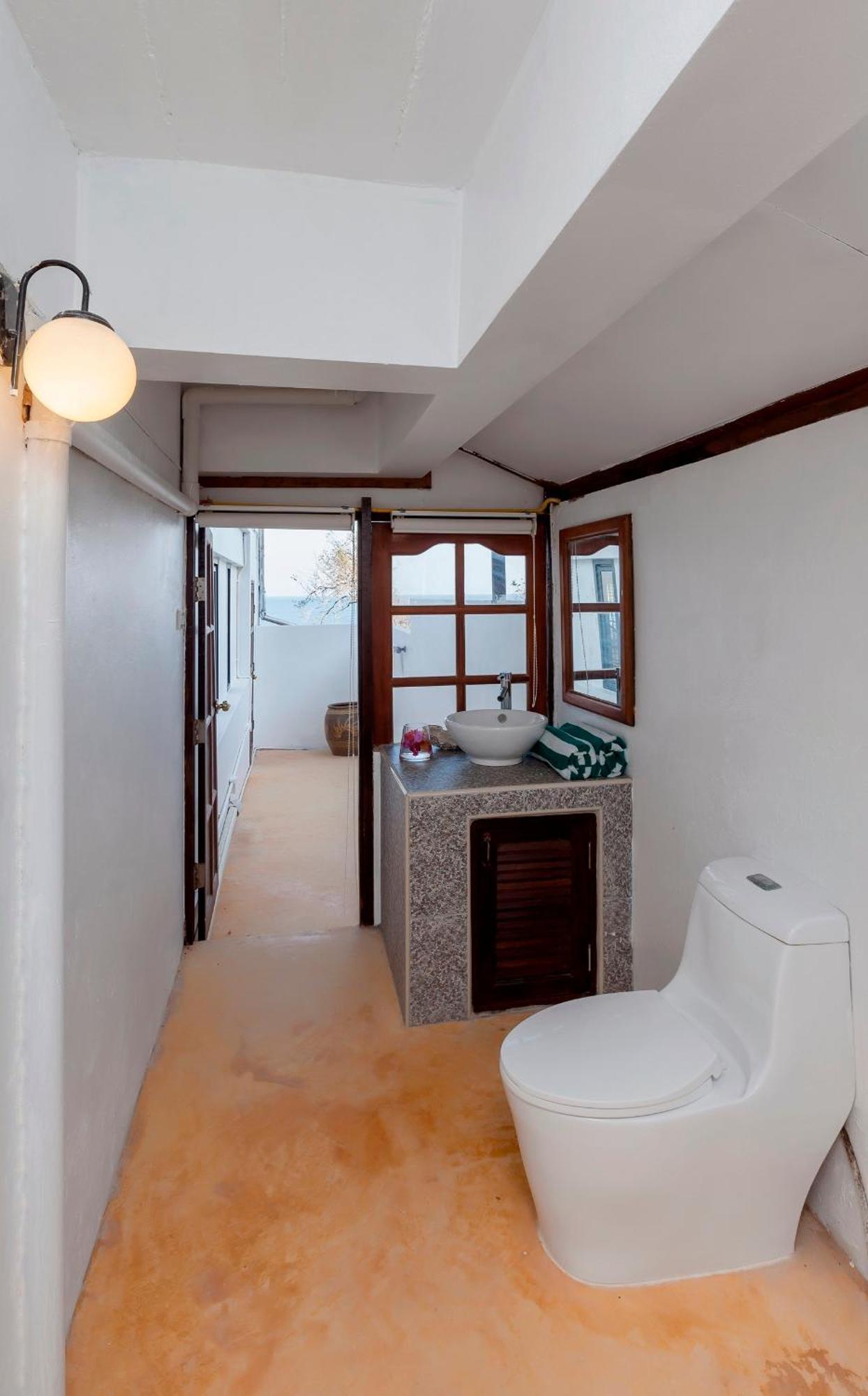 Pousada Baan Khunying - Secluded Phuket Beachfront Villa Rawai