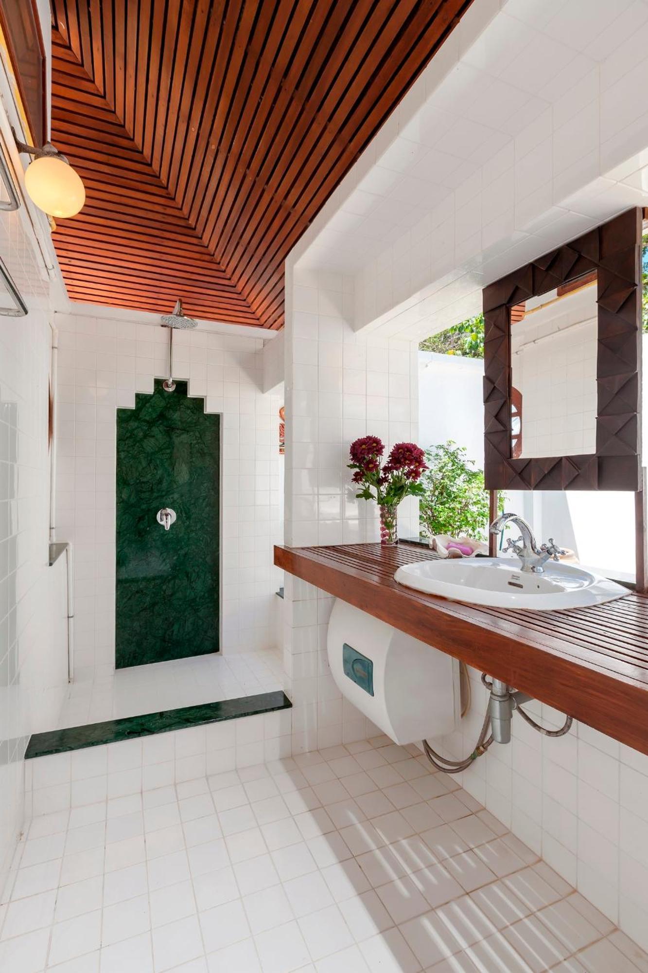 Baan Khunying - Secluded Phuket Beachfront Villa Pousada