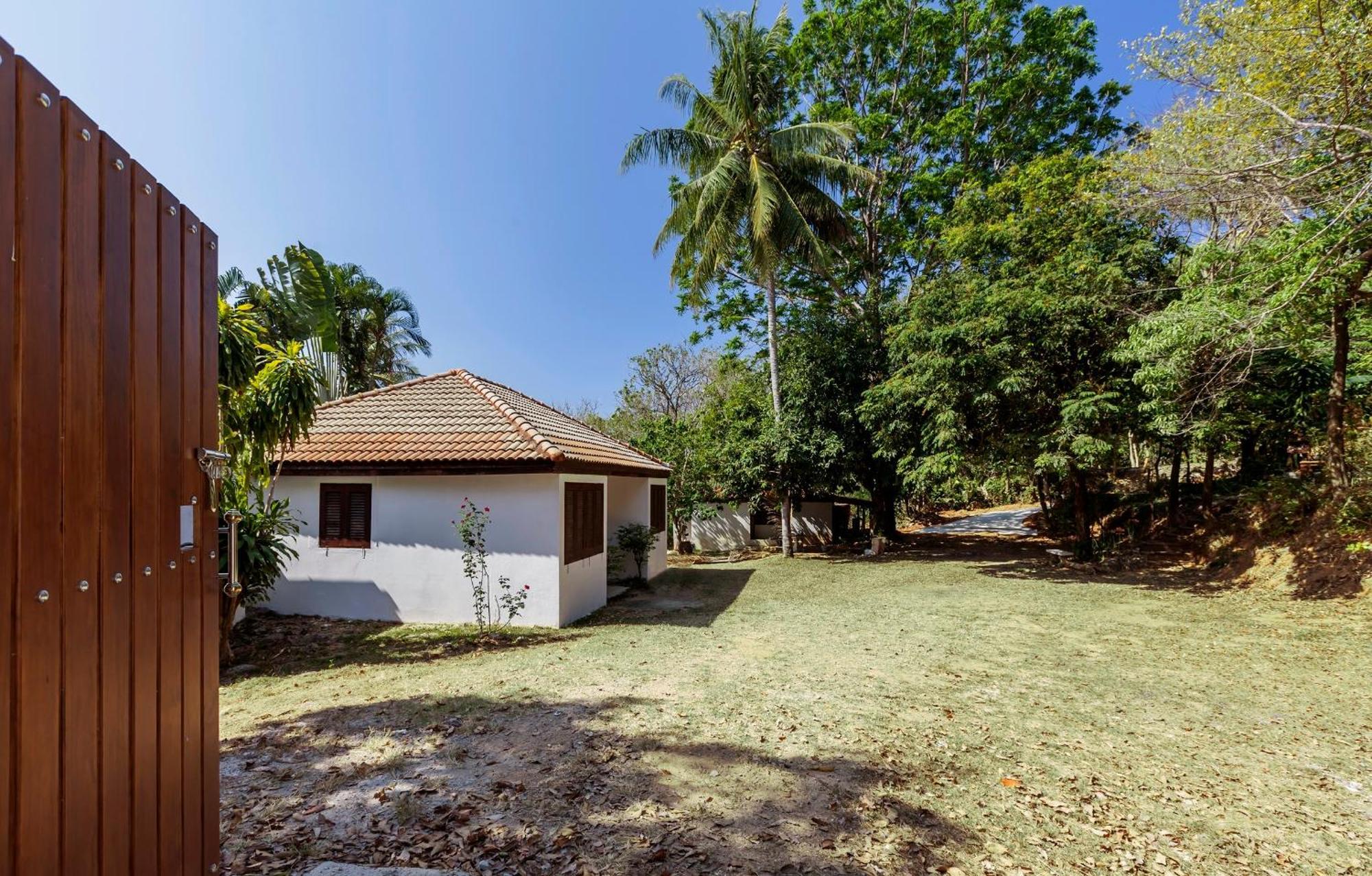 Pousada Baan Khunying - Secluded Phuket Beachfront Villa Rawai