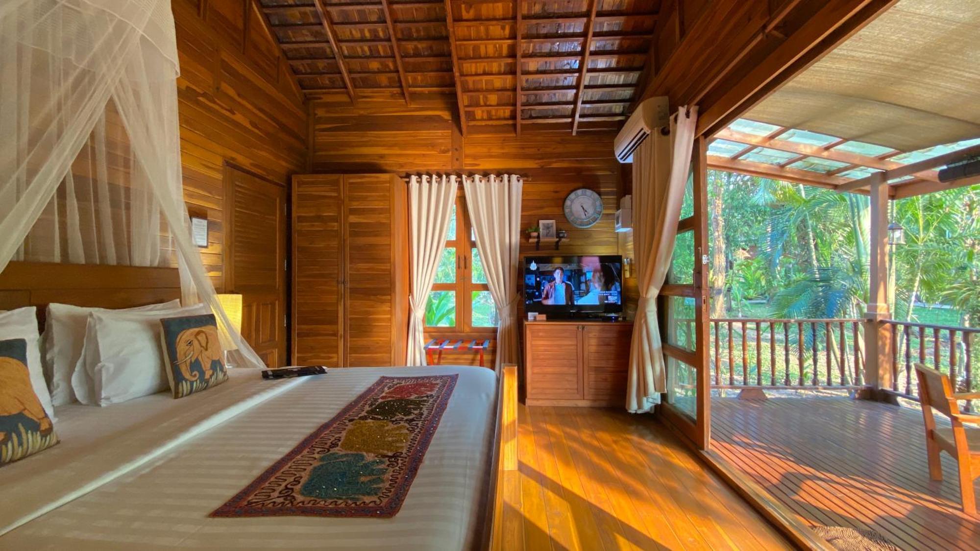 Seasons Boutique 4* Nan
