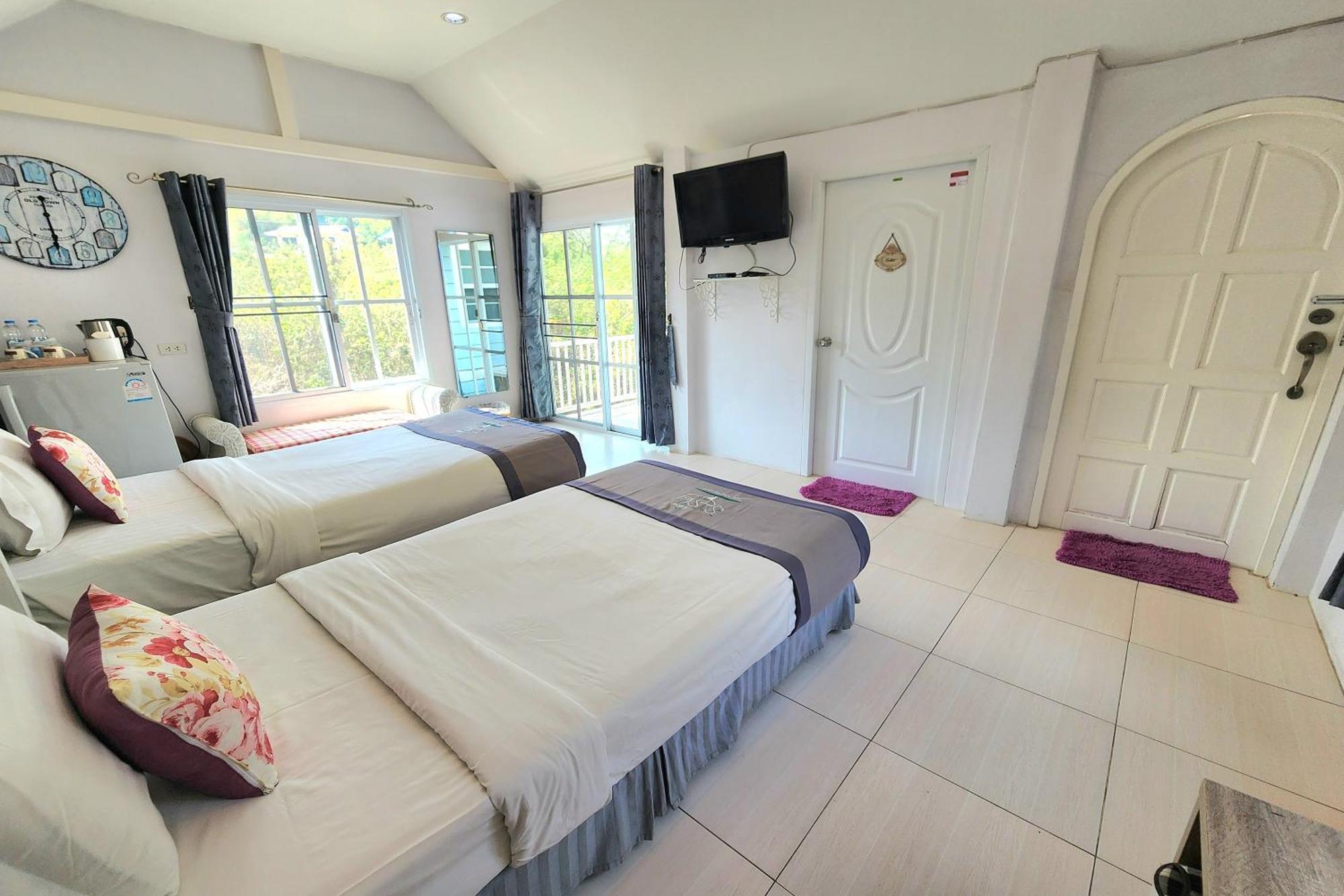 Sky Hotel 3*