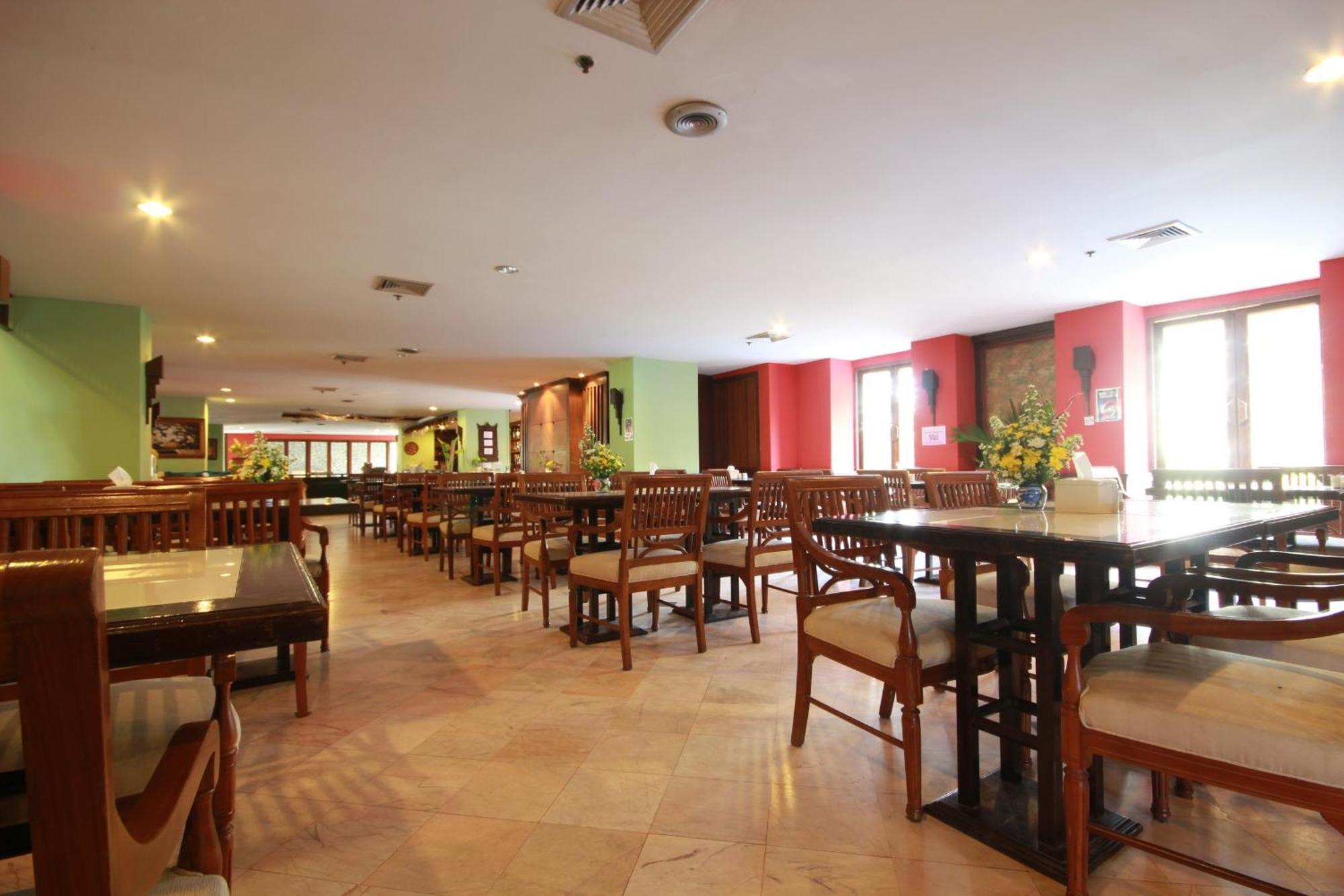 Thani Hotel 4*
