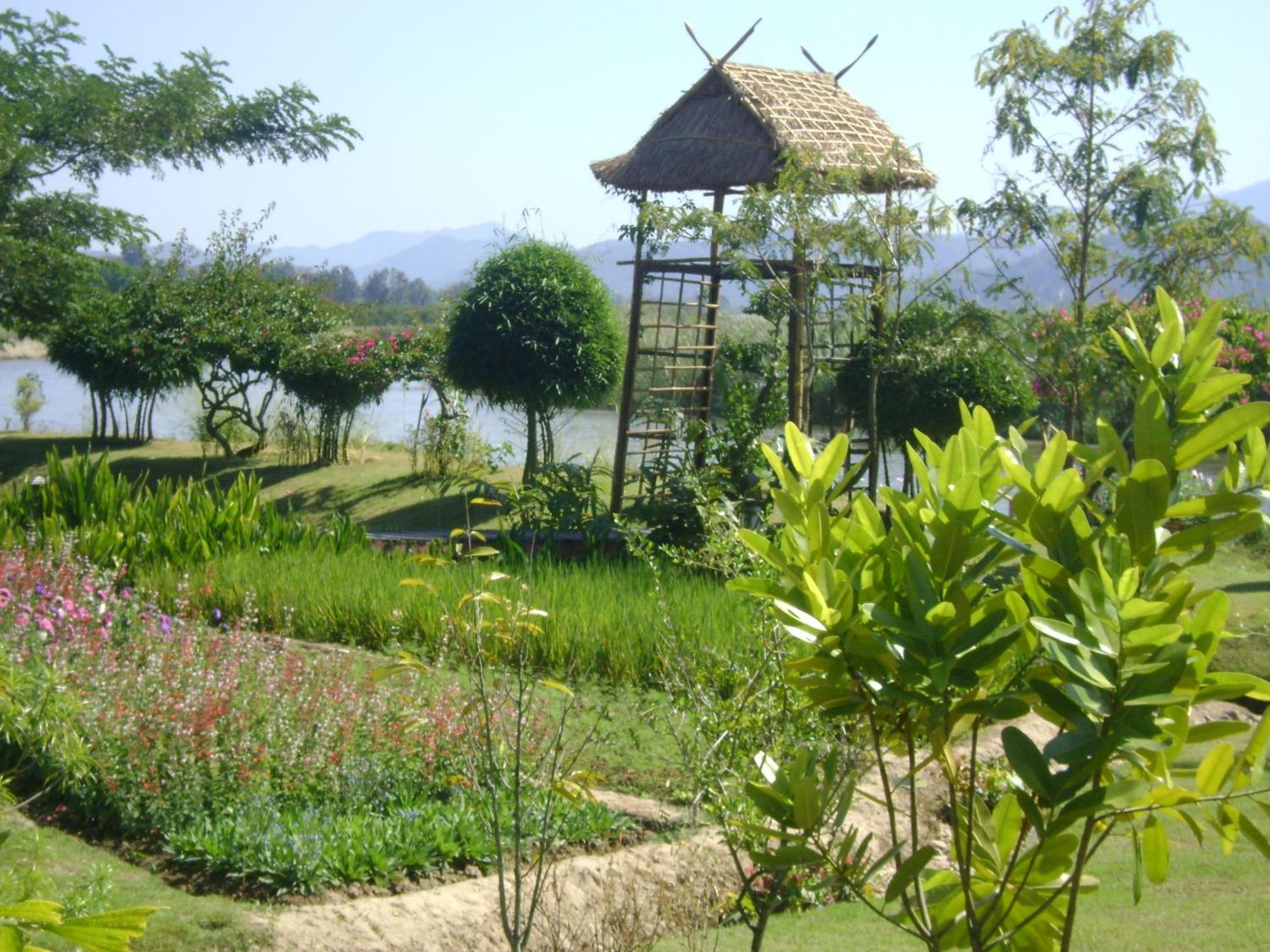 Maekok River Village Holiday park