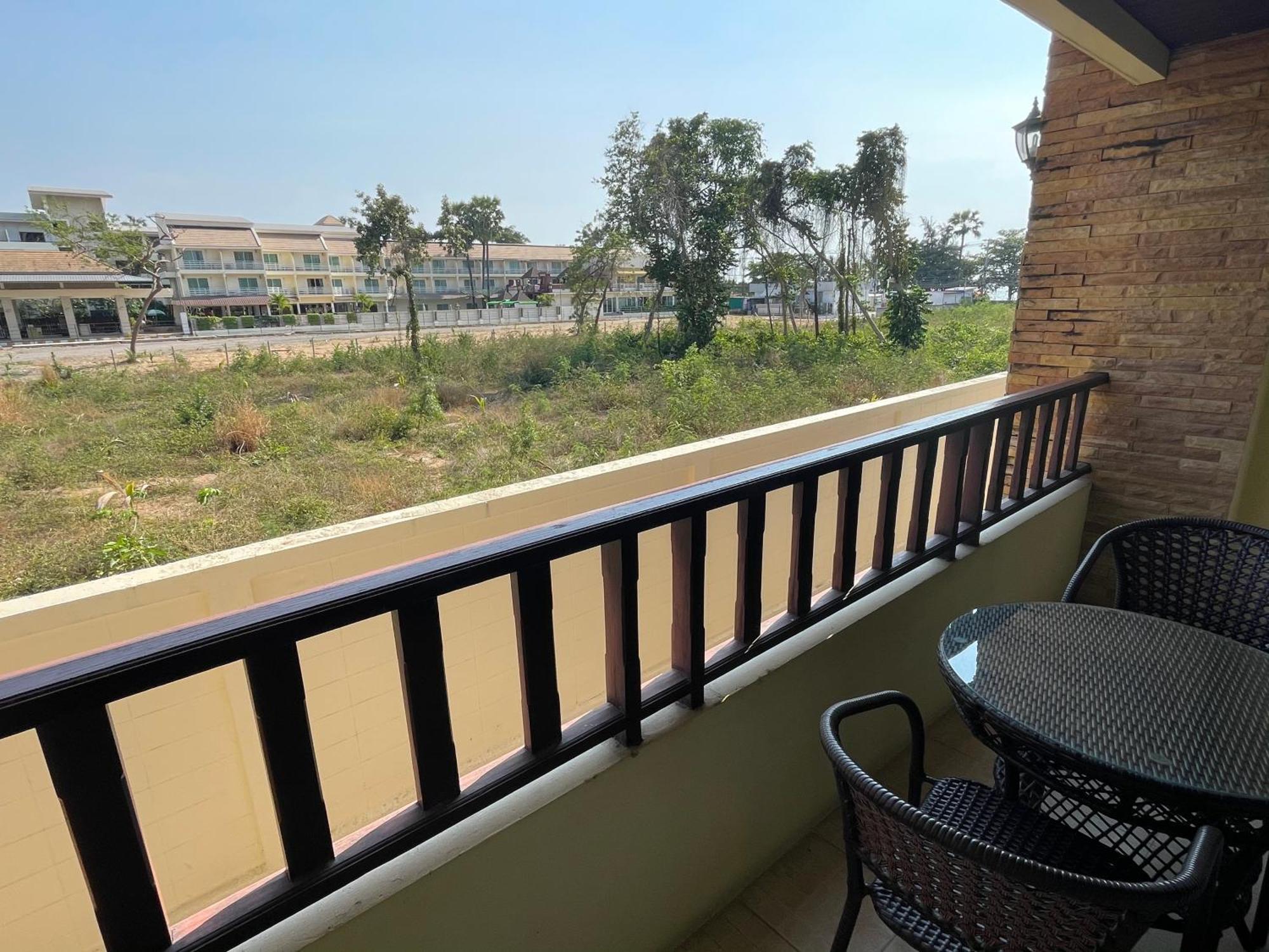 Jomtien Beach Residence Hotel