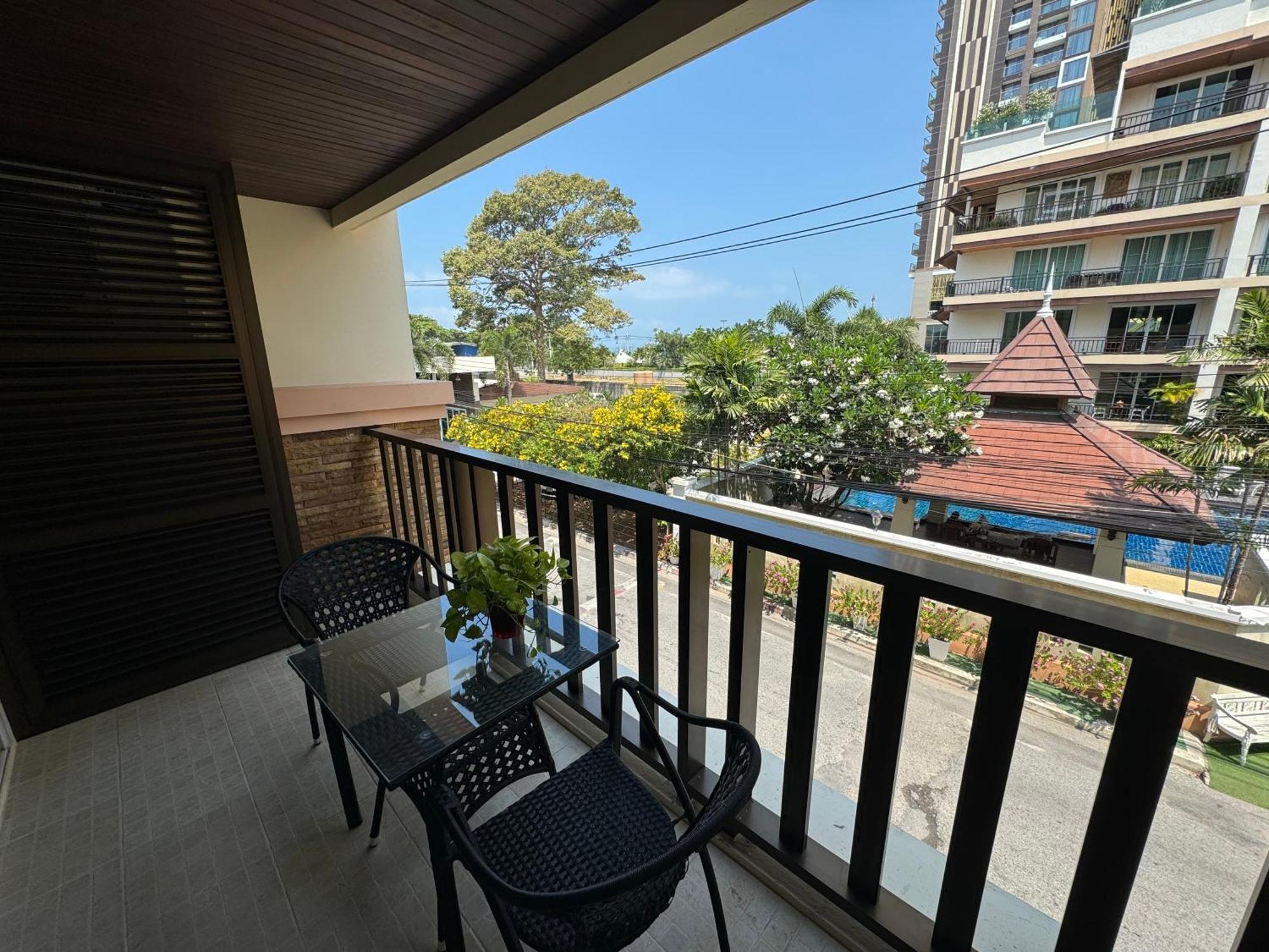 Jomtien Beach Residence Hotel