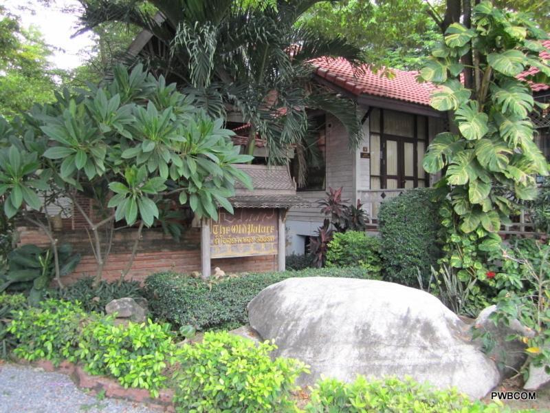 The Old Palace Klong Sa Bua Phra Nakhon Si Ayutthaya