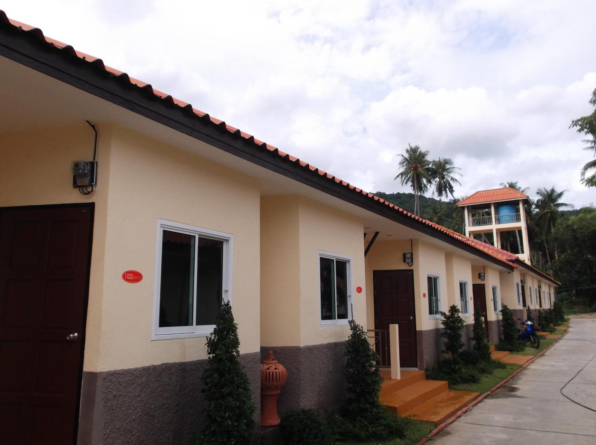 Hotel At 2*