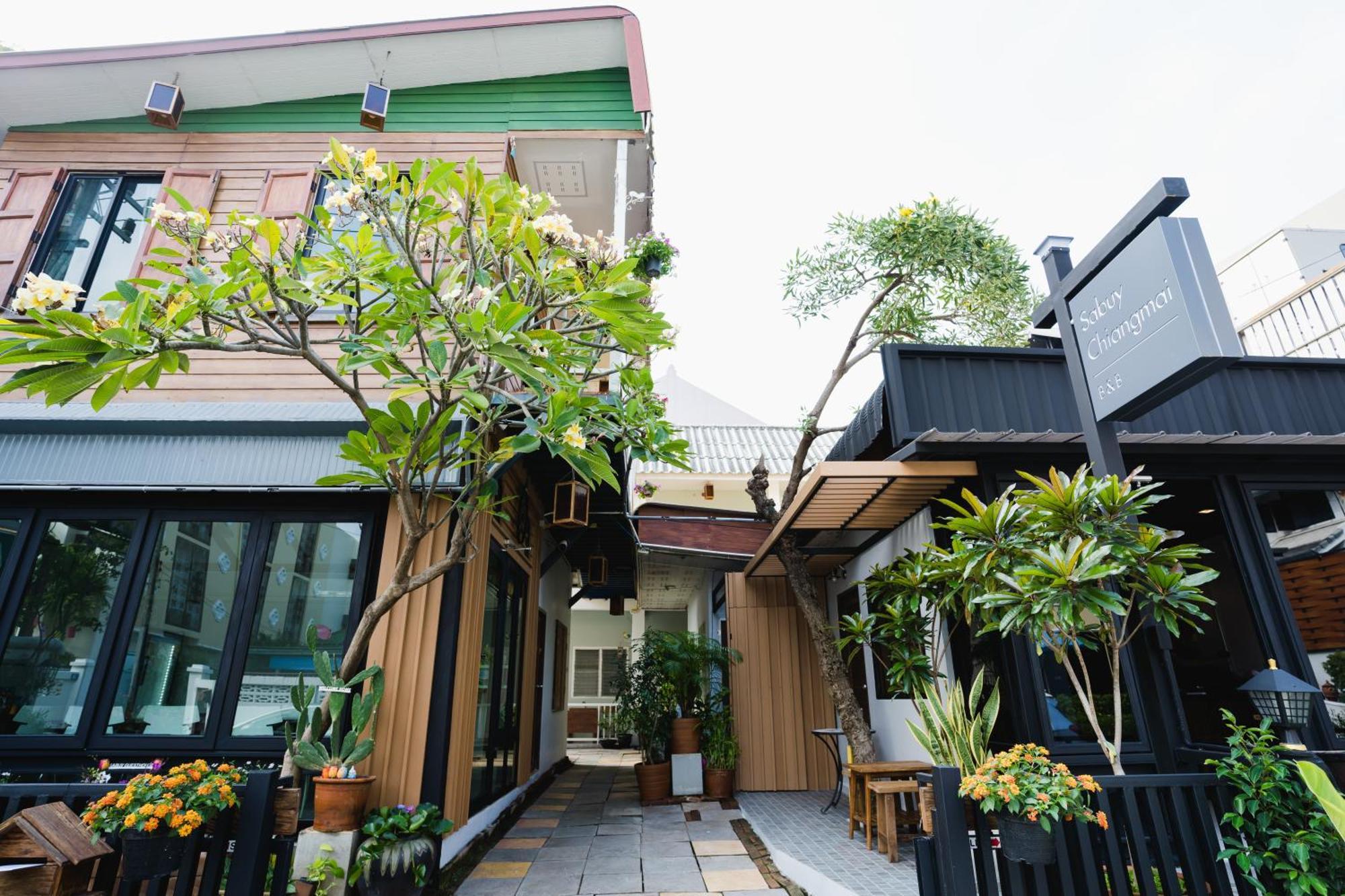 Guest house Sabuy Chiangmai 2*