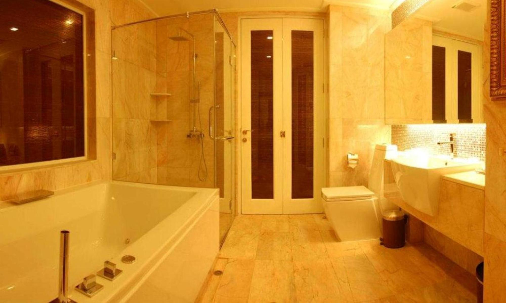 Maleewana & Hotel 3*