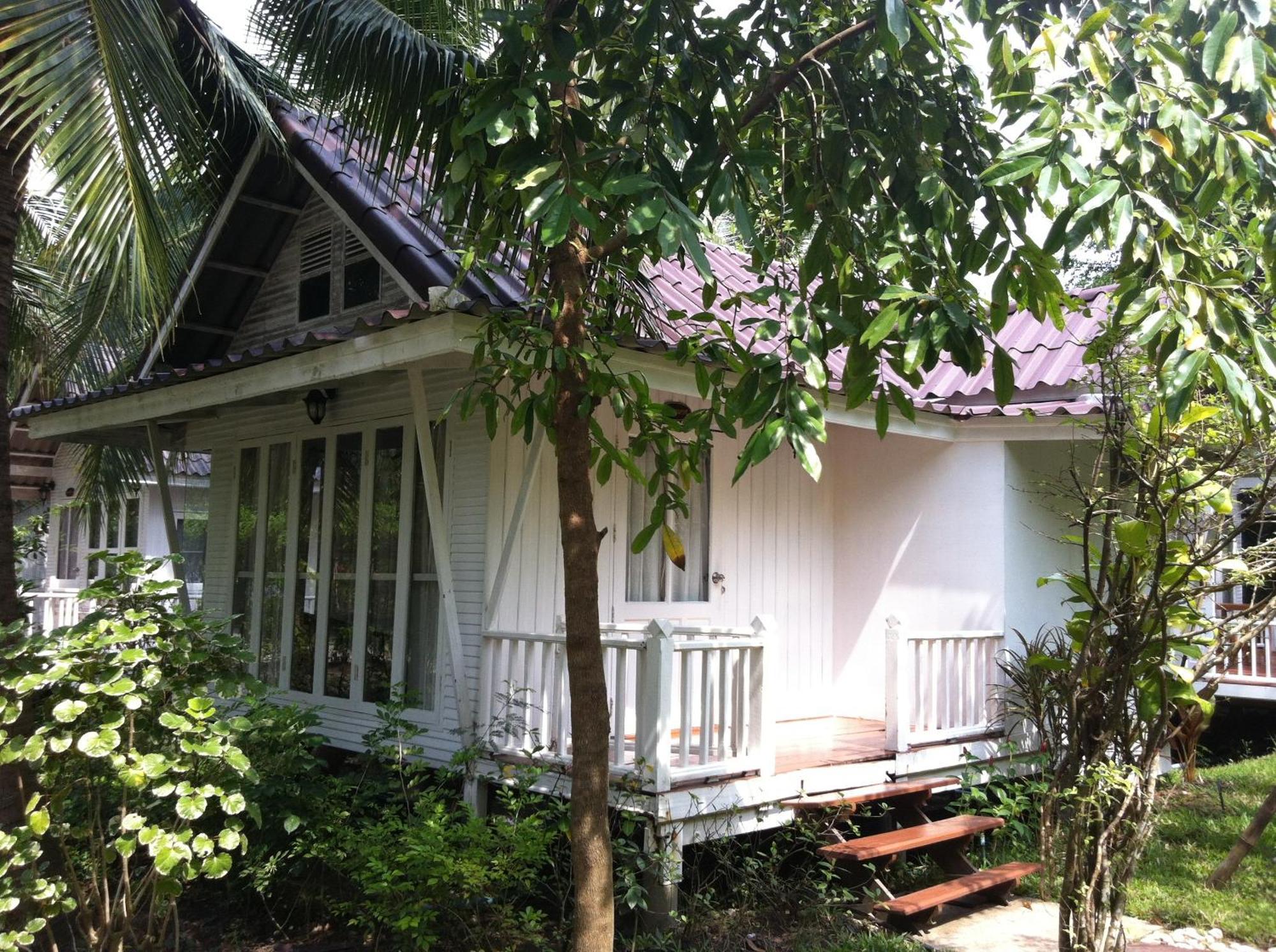 Young Coconut Garden 2* Amphawa