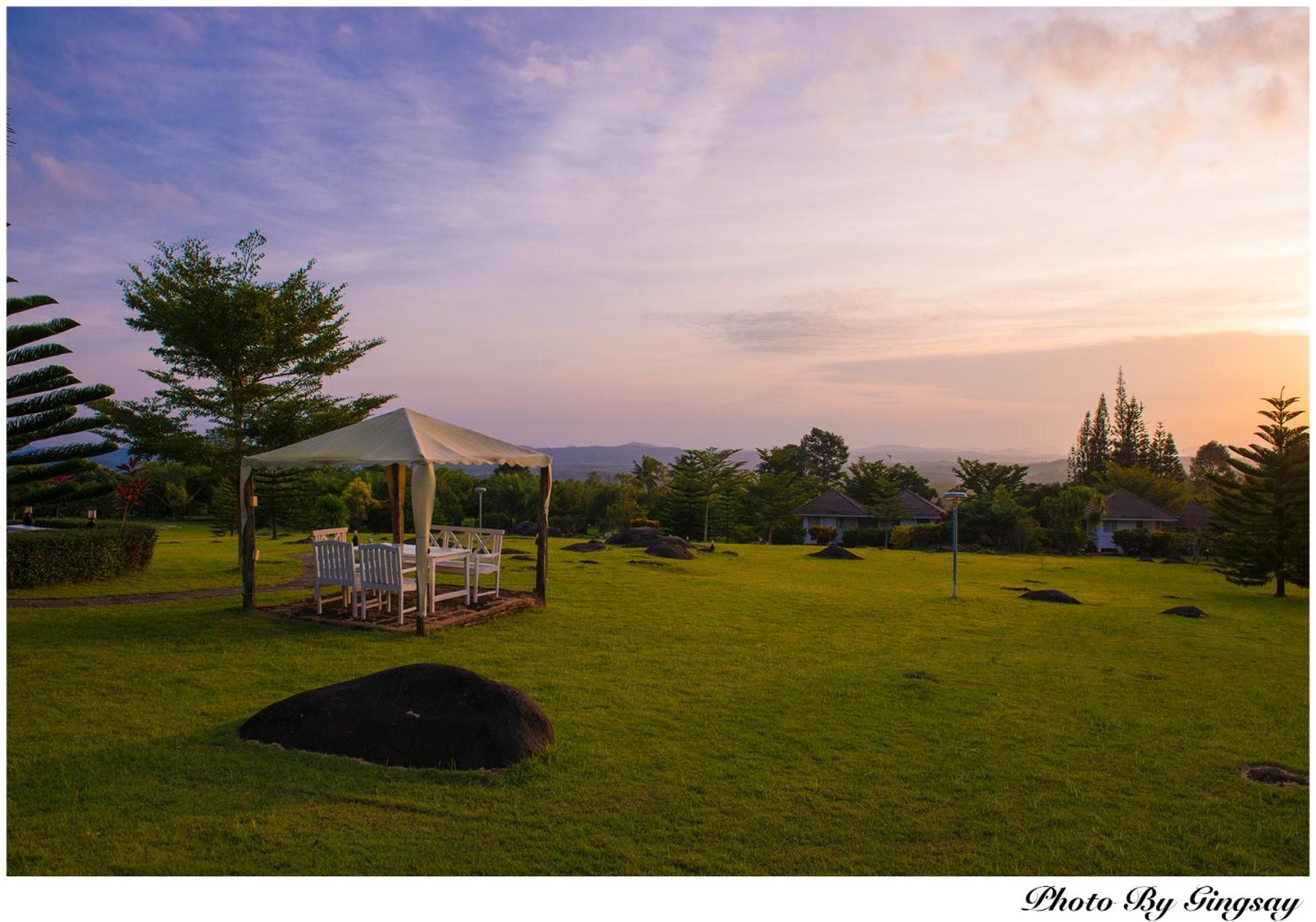 The Natural Garden 3*
