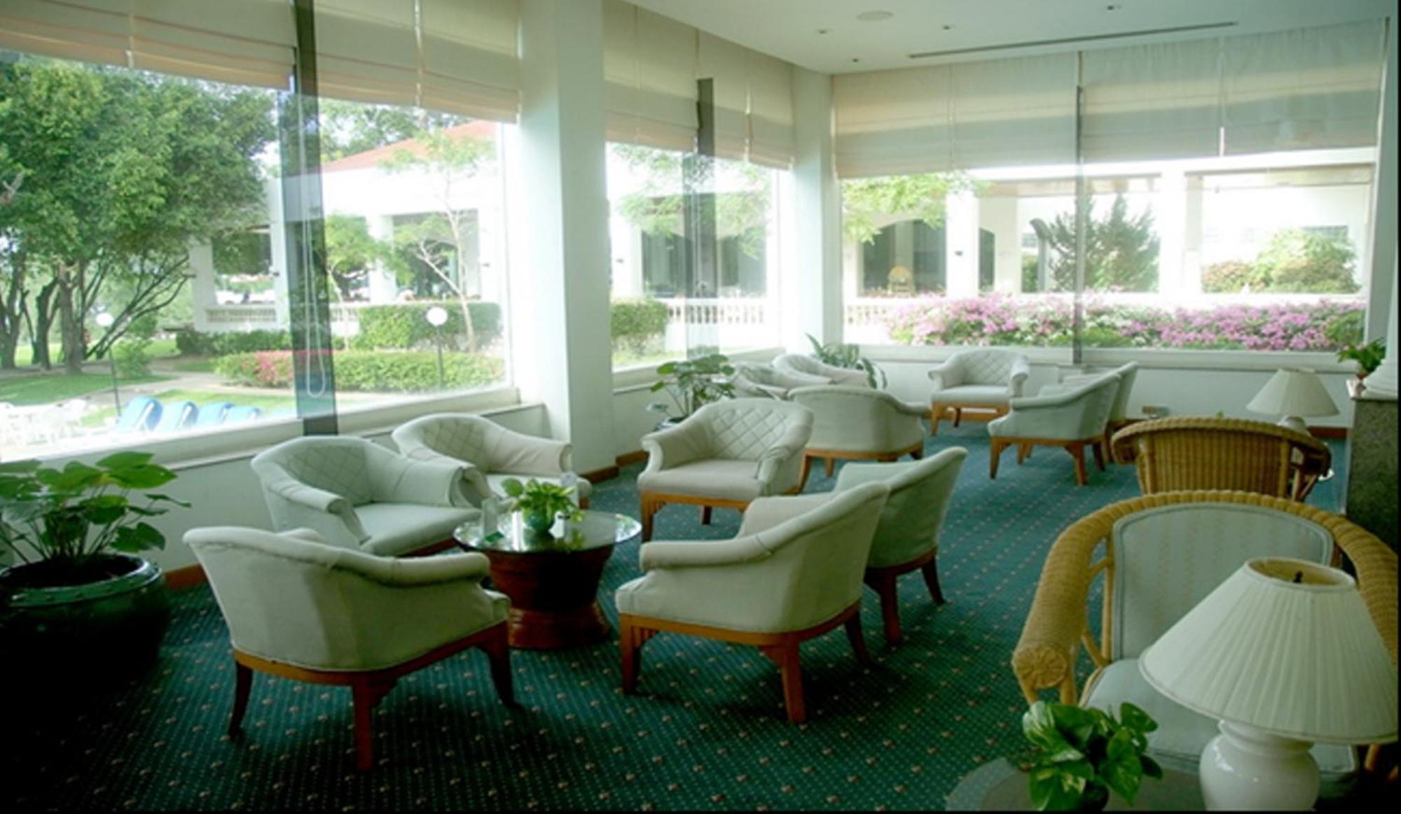 Purimas & Hotel