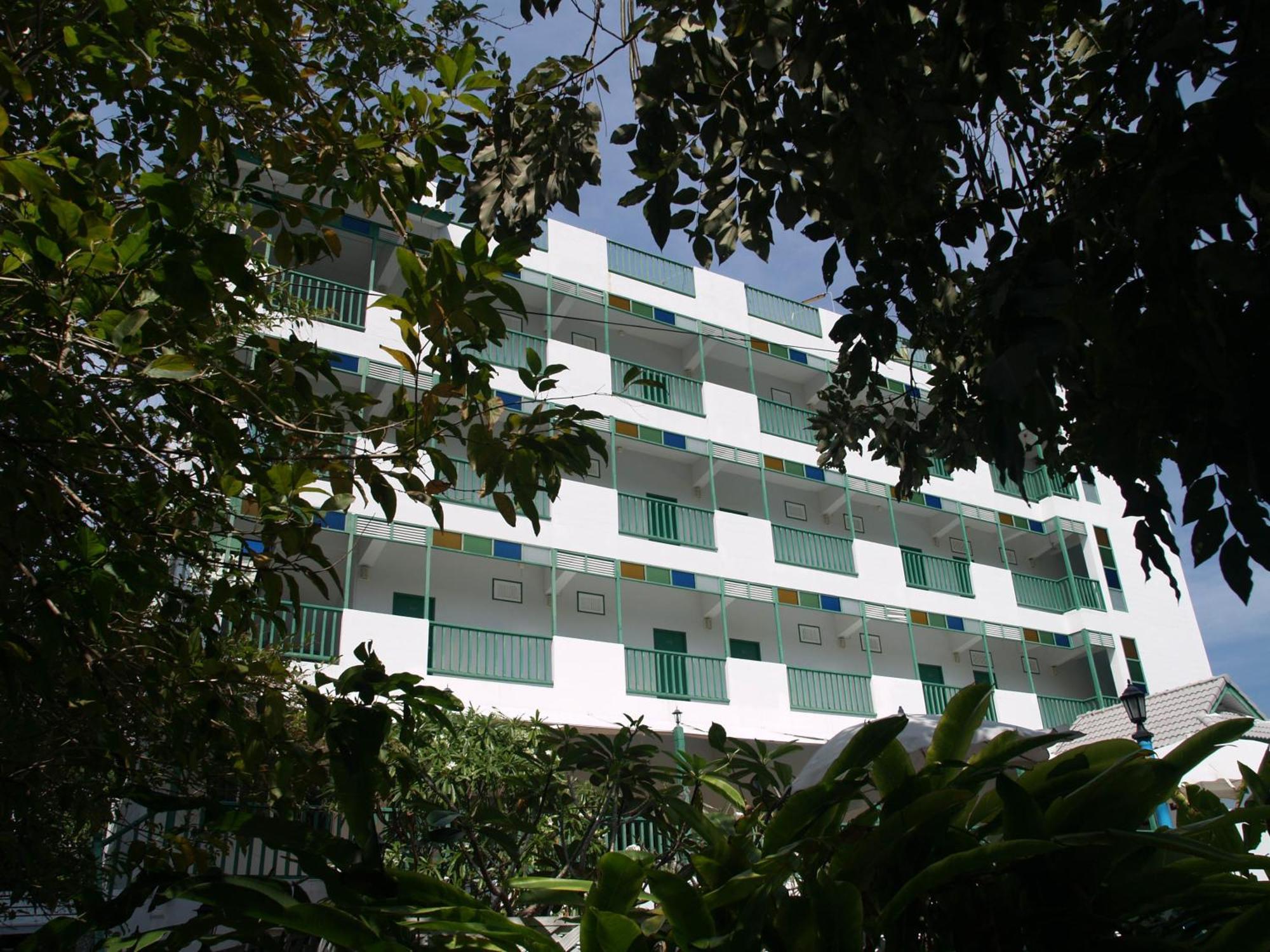 Makmai - 3*