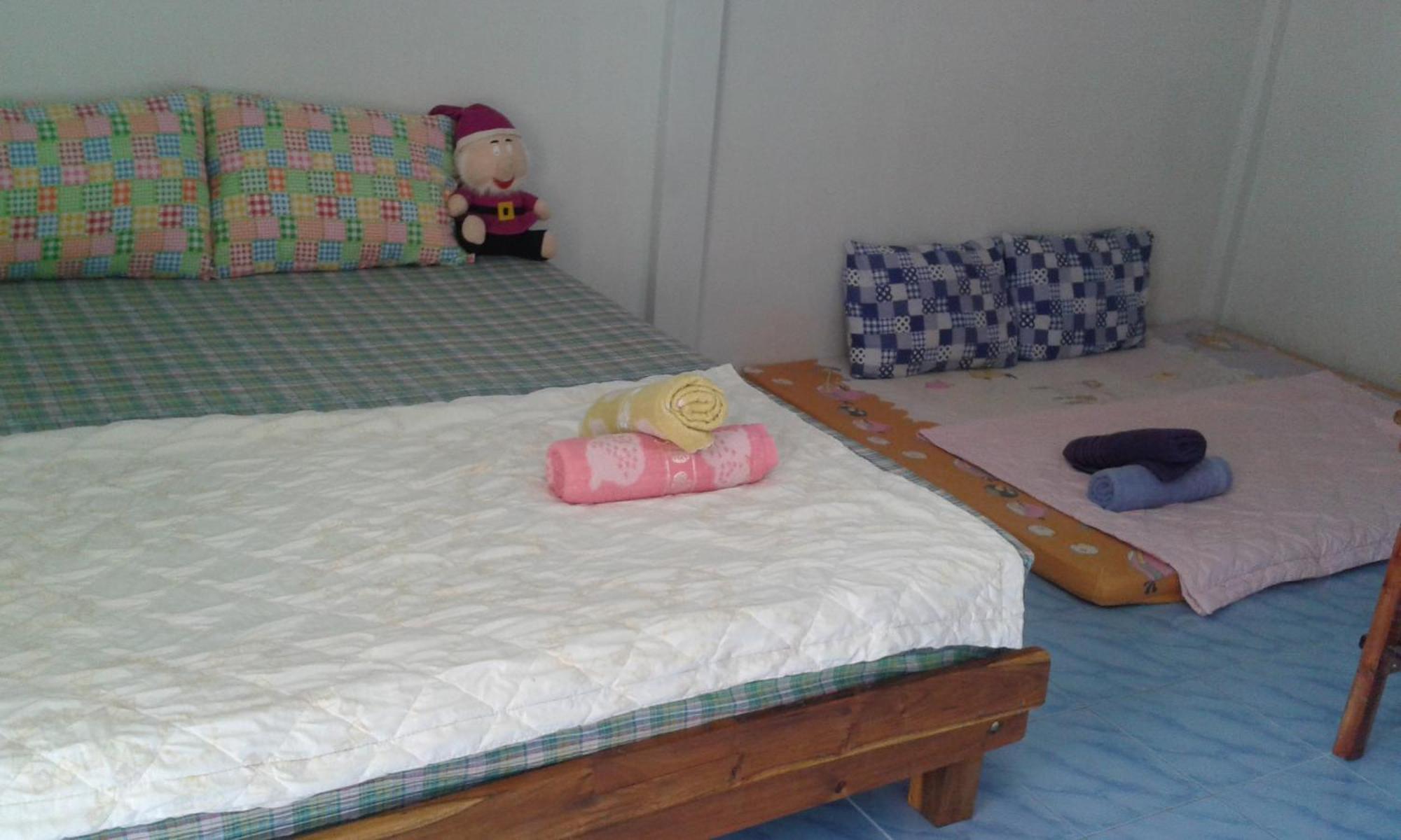Lung Teeb Paradise 2* Chao Lao Beach