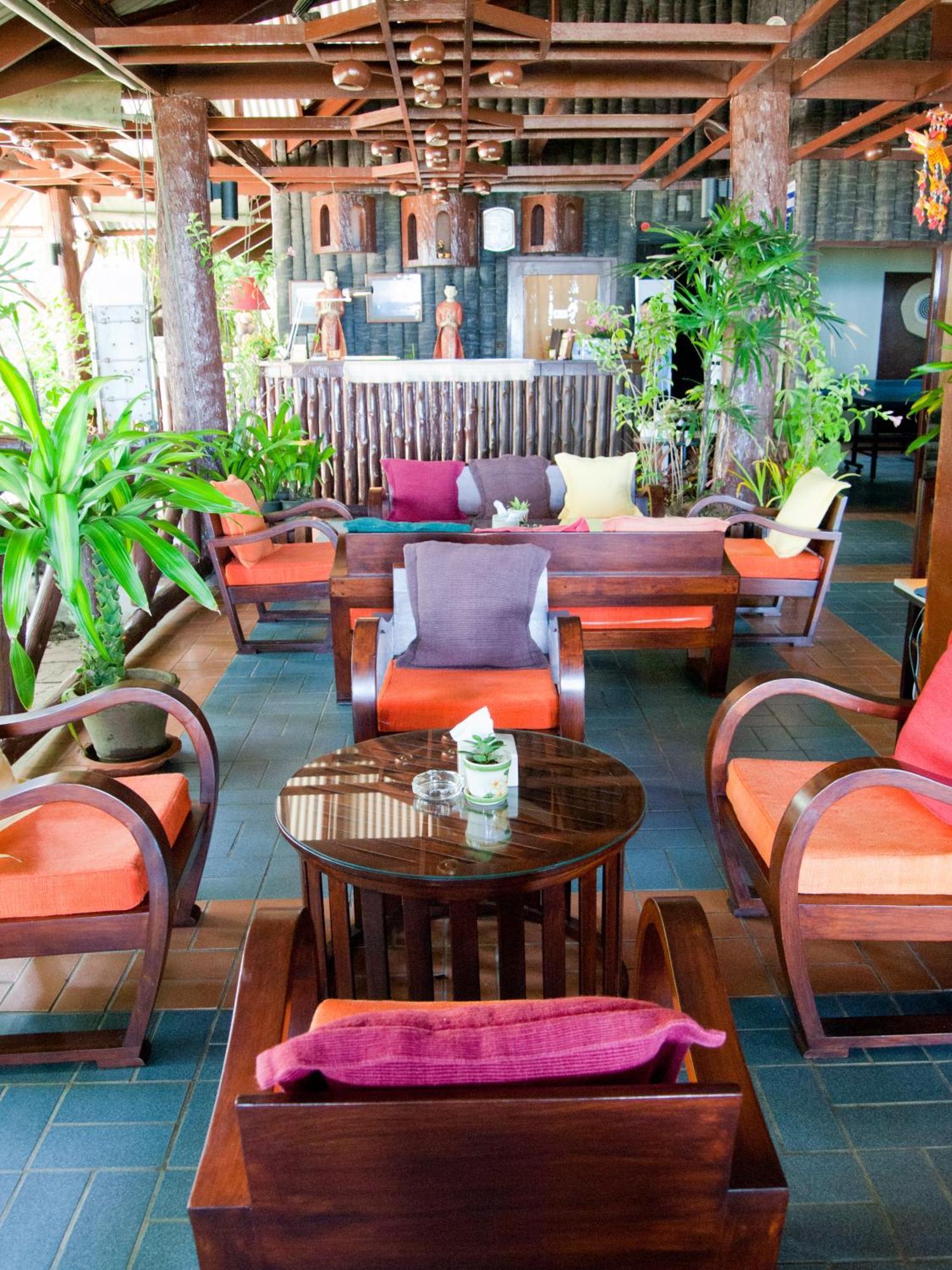 Baan Klang Aow