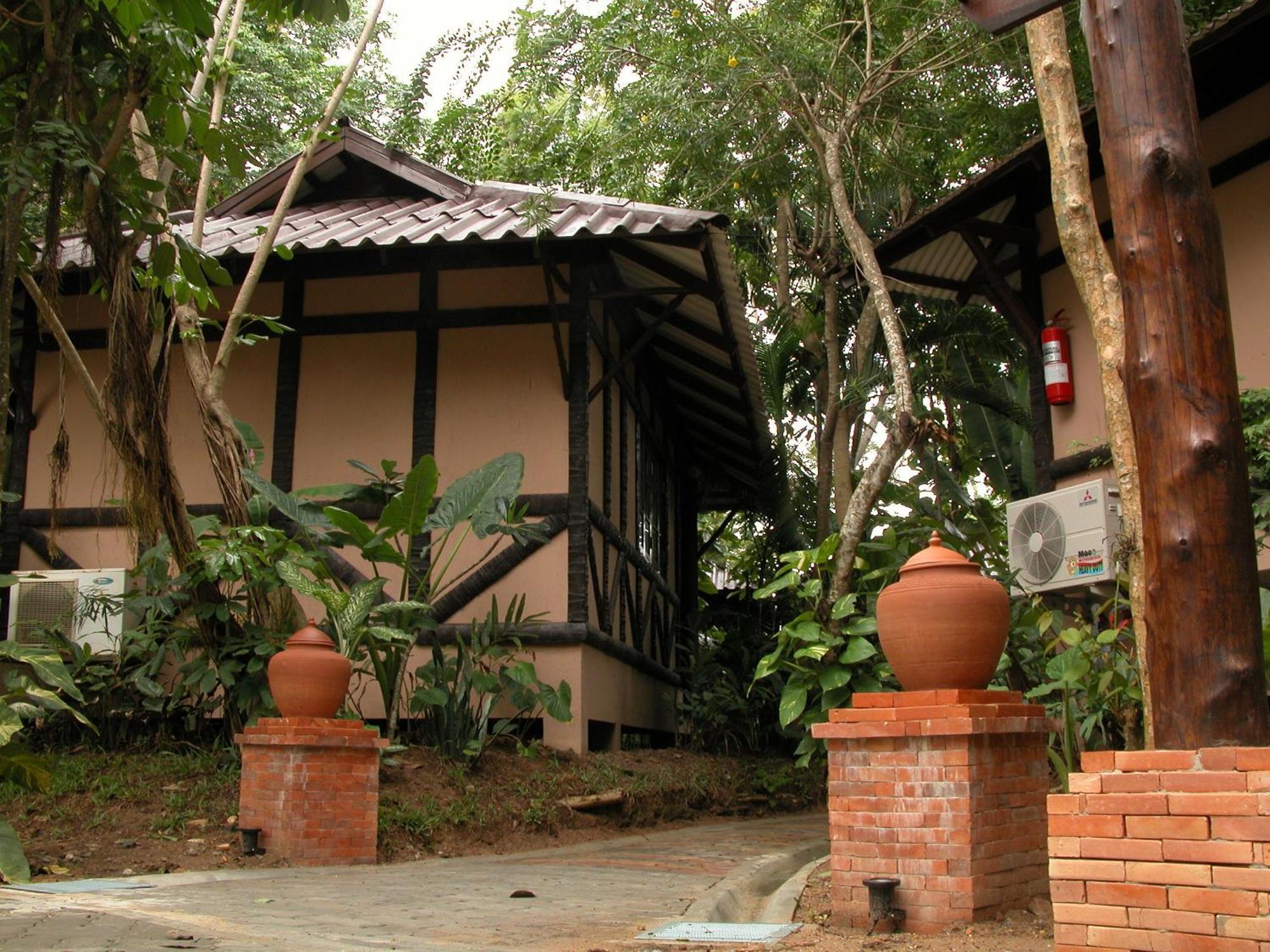 Baan Klang Aow Ban Krut (Prachuap Khiri Khan)
