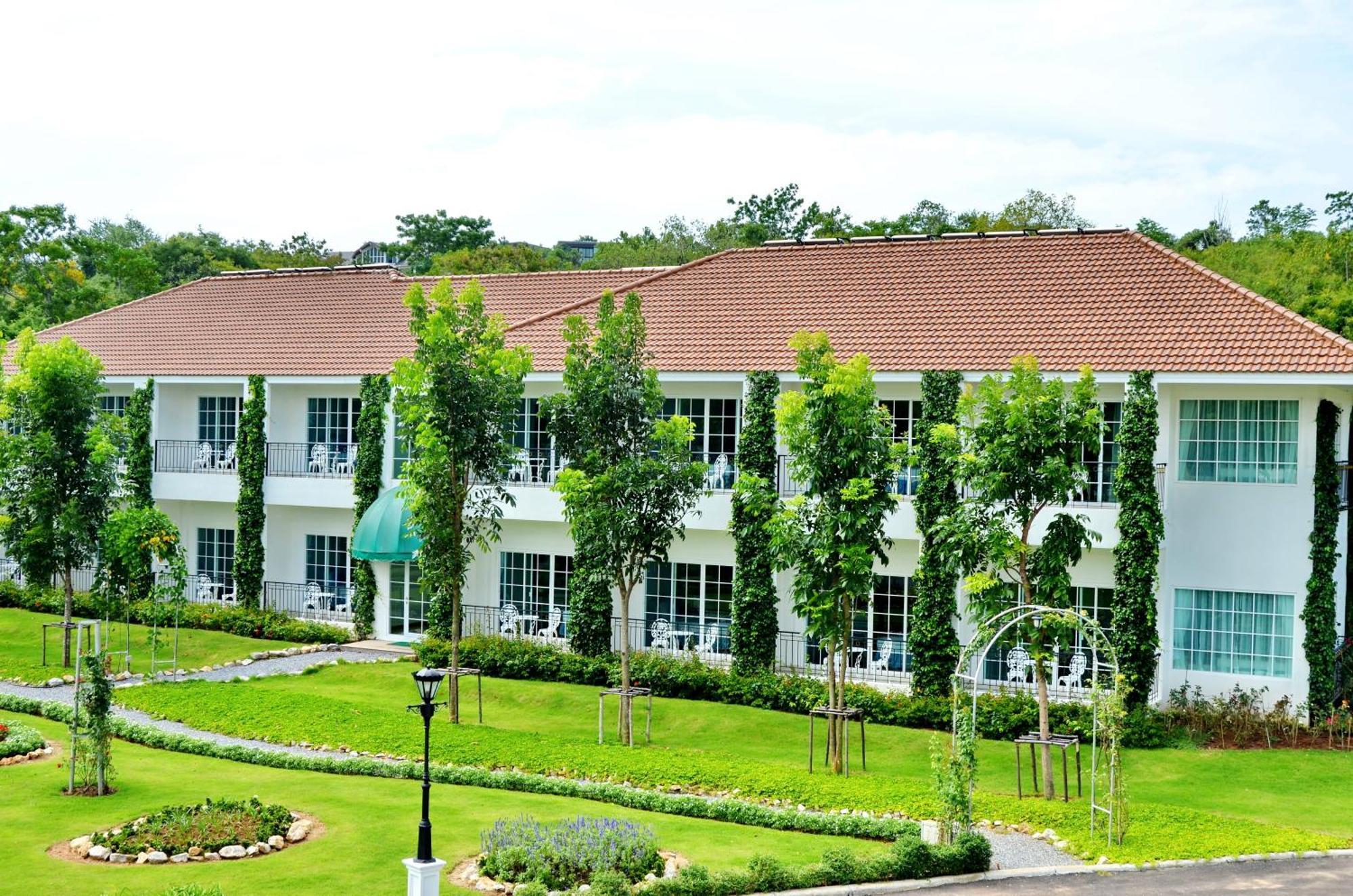 Kensington Garden Khaoyai Resort