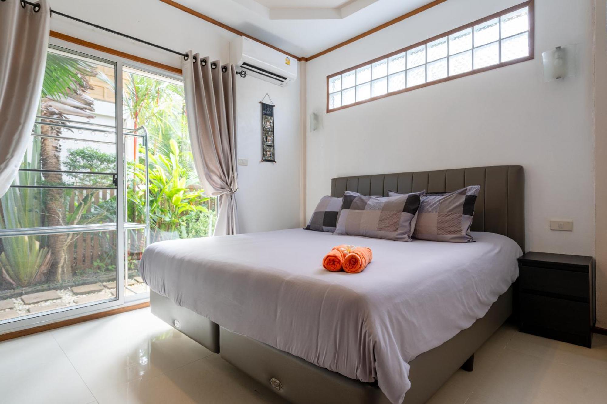 Ayutthaya At Kantiang Bay Villa *