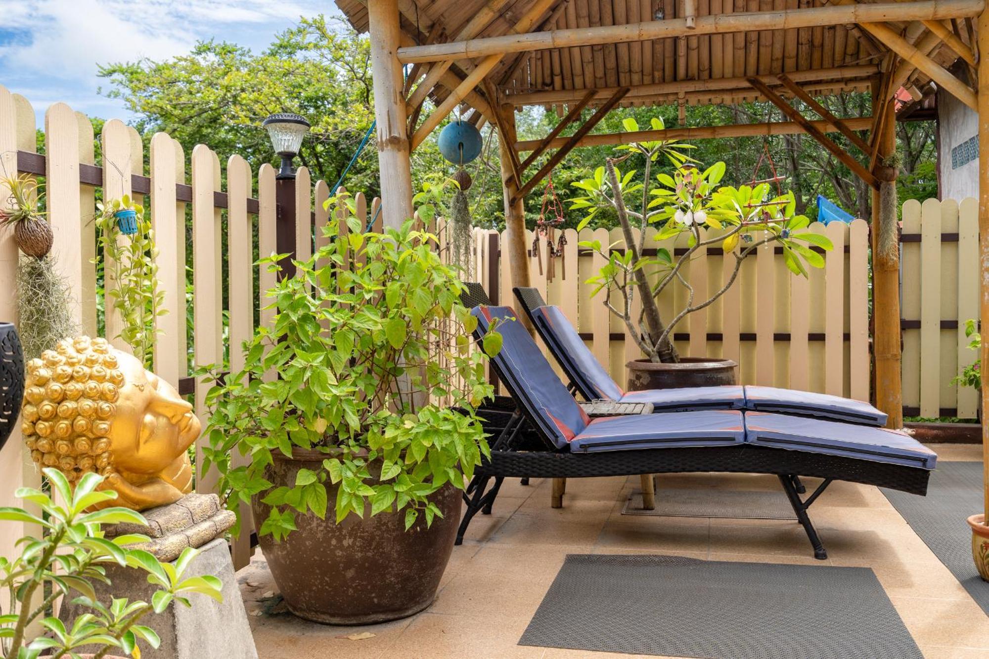 Ayutthaya At Kantiang Bay Villa *