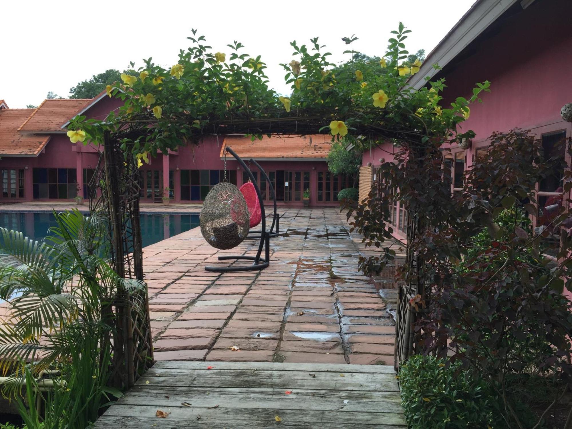 Hotel Chiangmai Royal Creek 3*