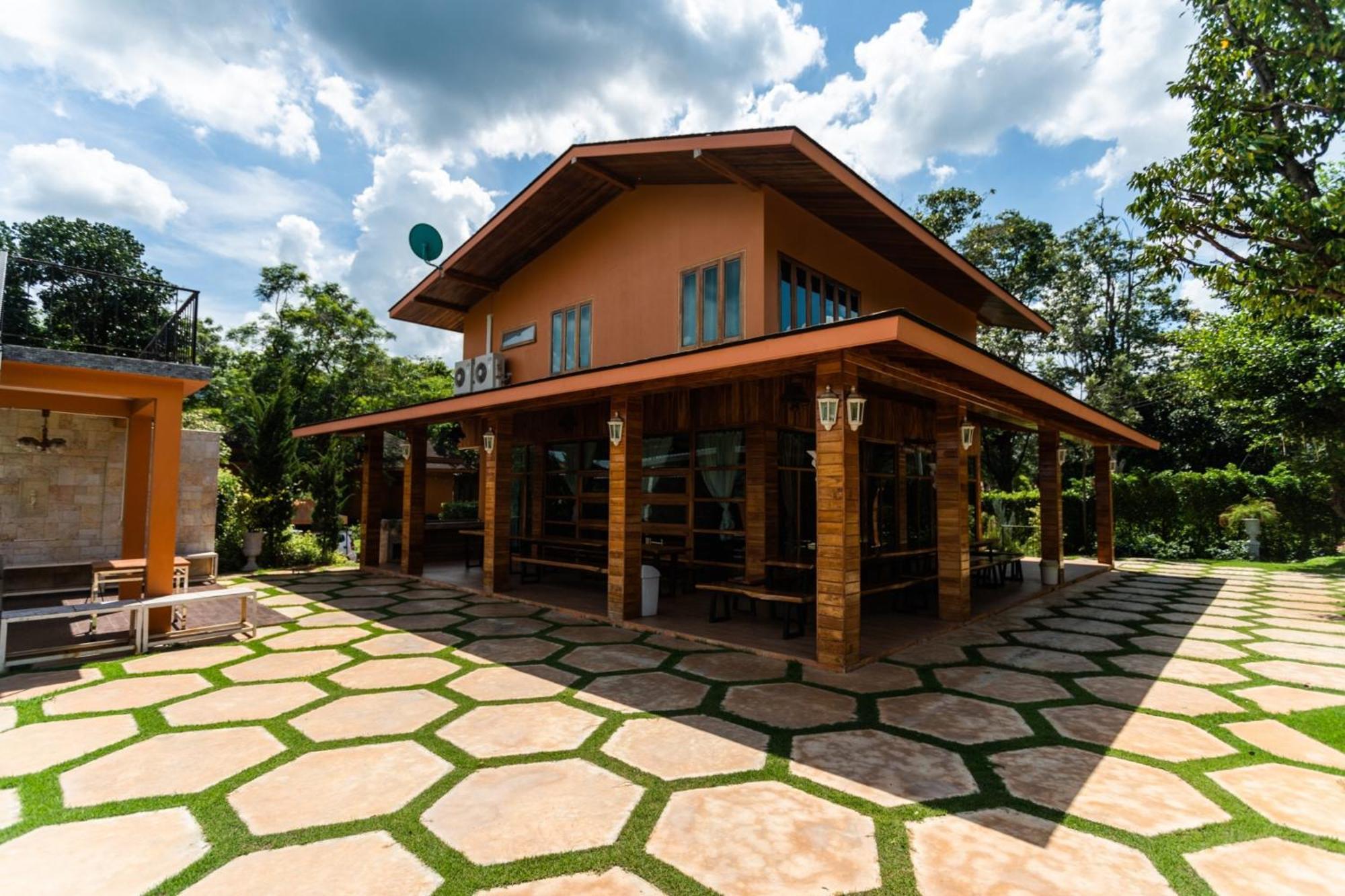 Guest house Phachuanchom Resort Khaoyai 2*