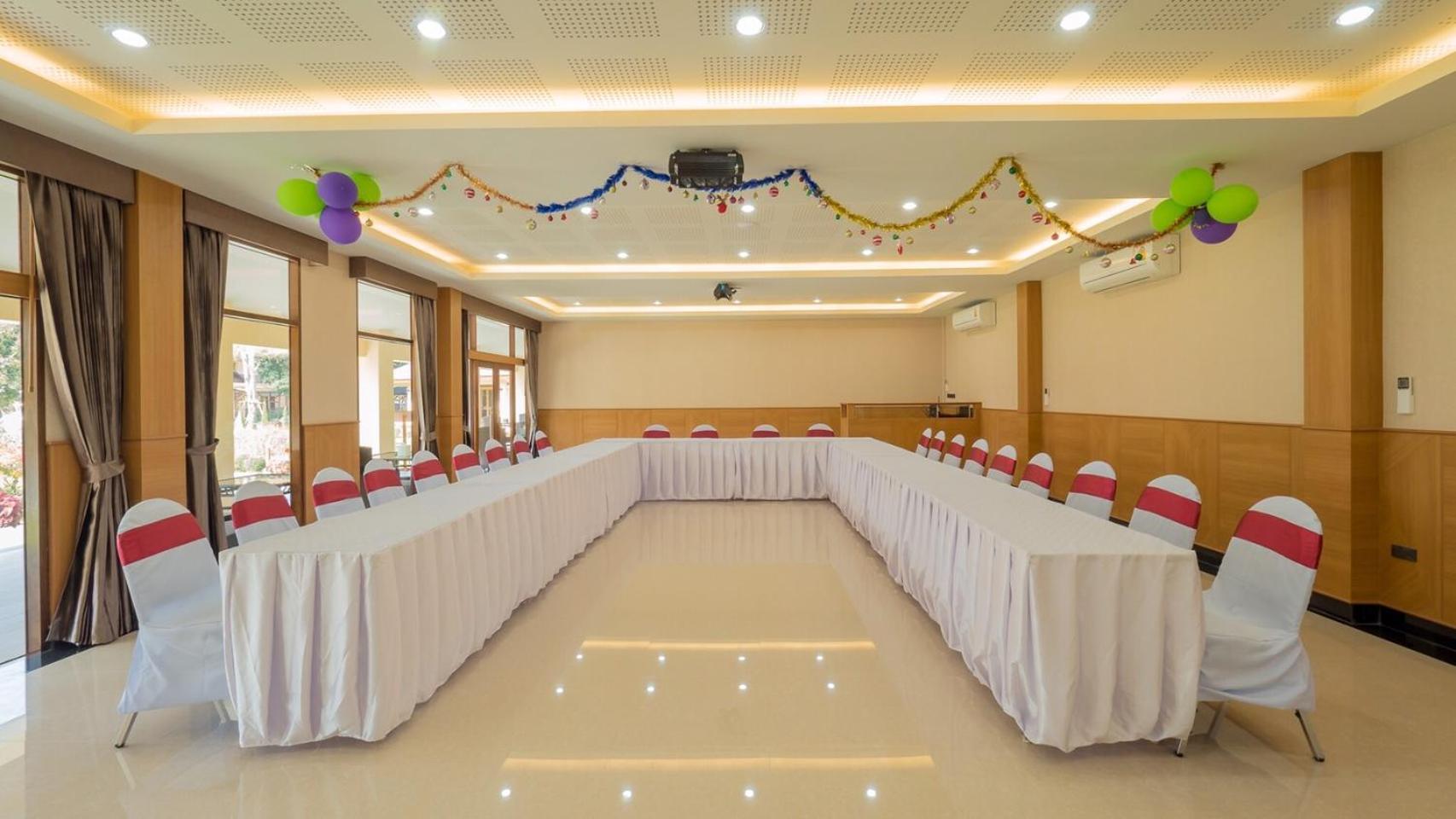 Au Place Hotel