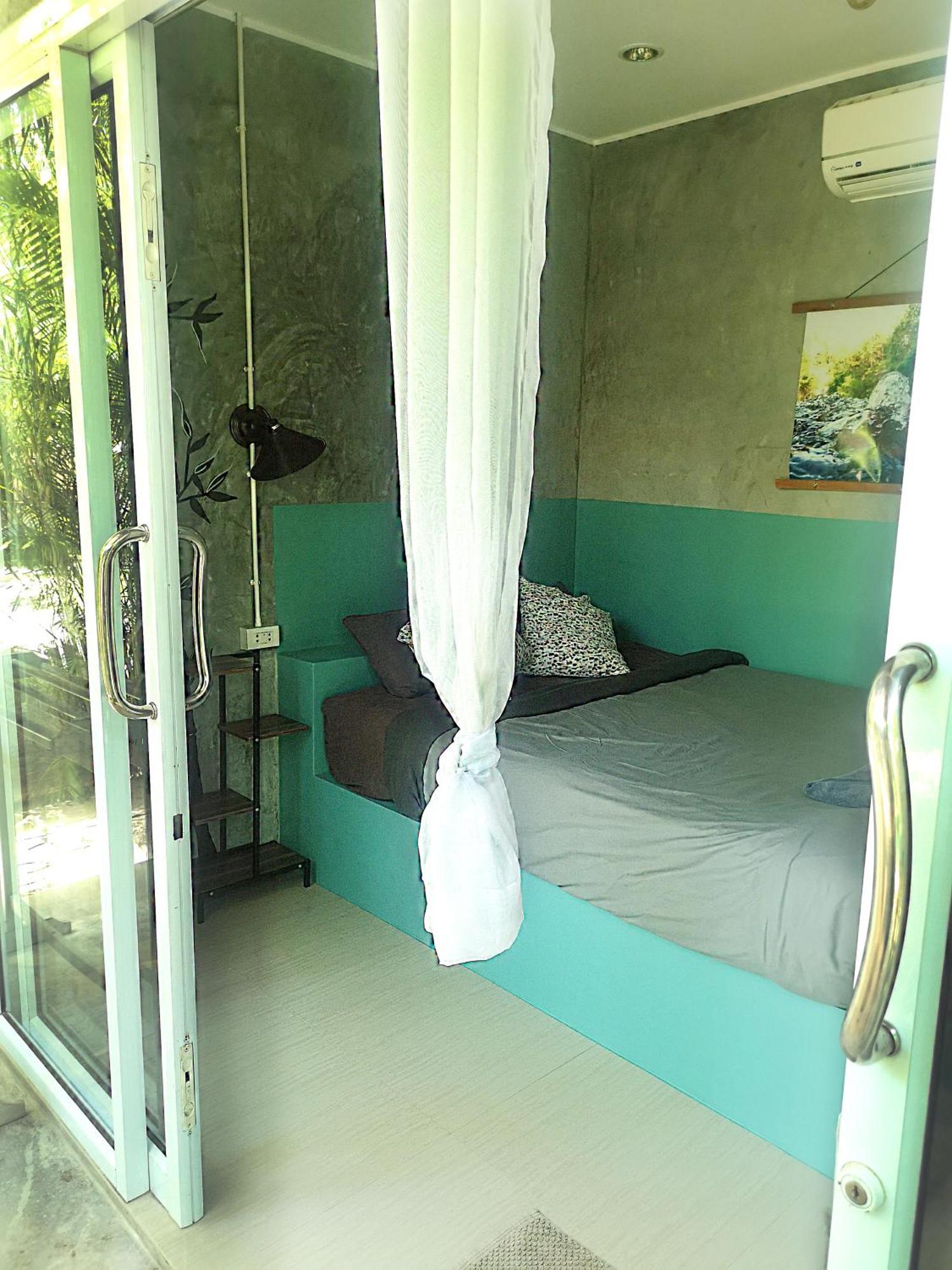 Seaesta 3* Baan Tai