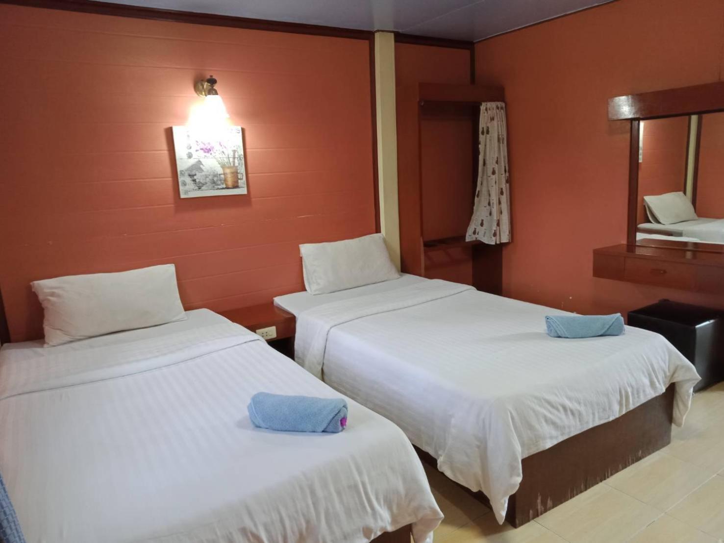 Resort Haad Somboon House *