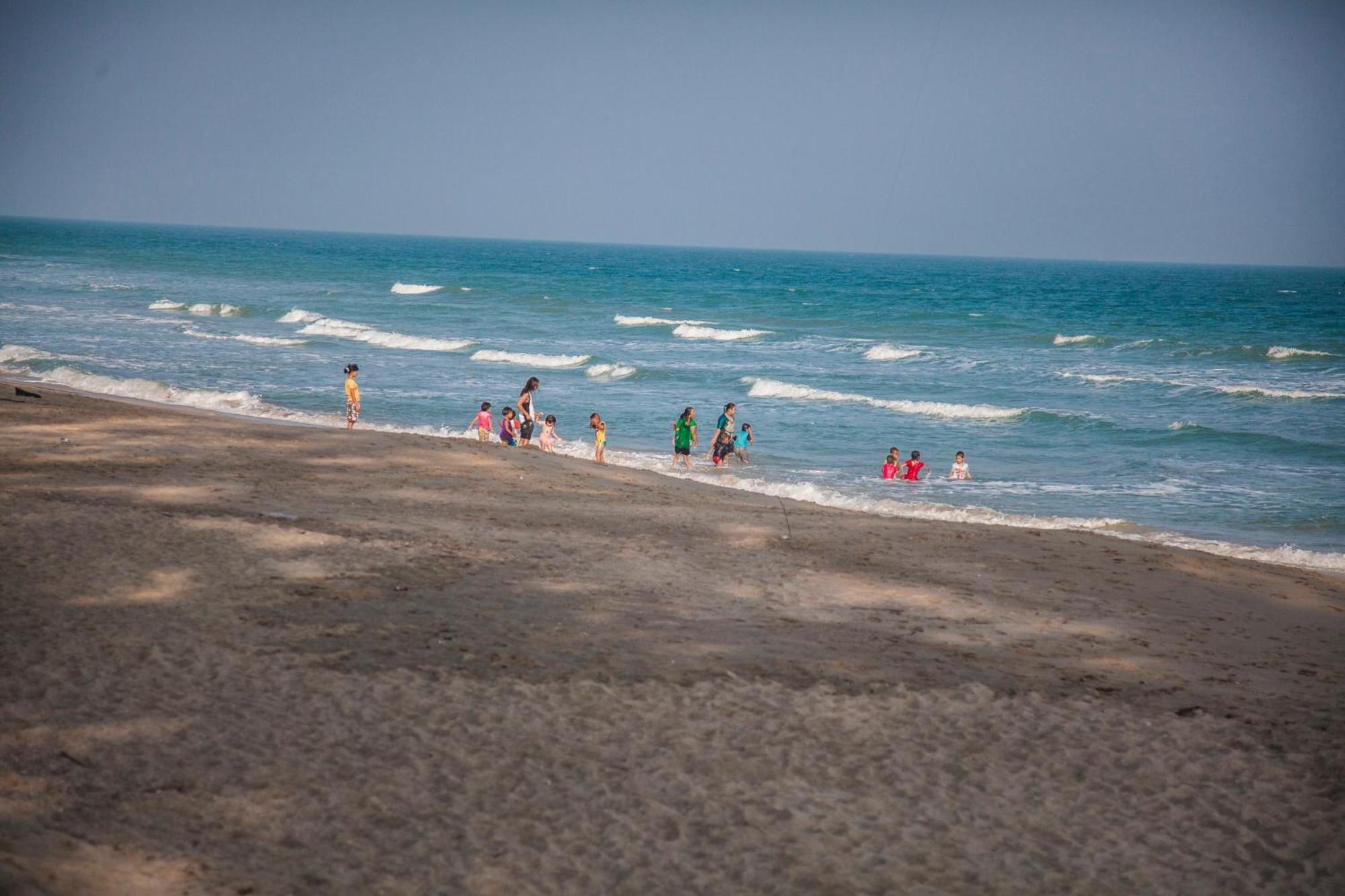 Holiday home Absolute Beachfront Ban Huai Yang