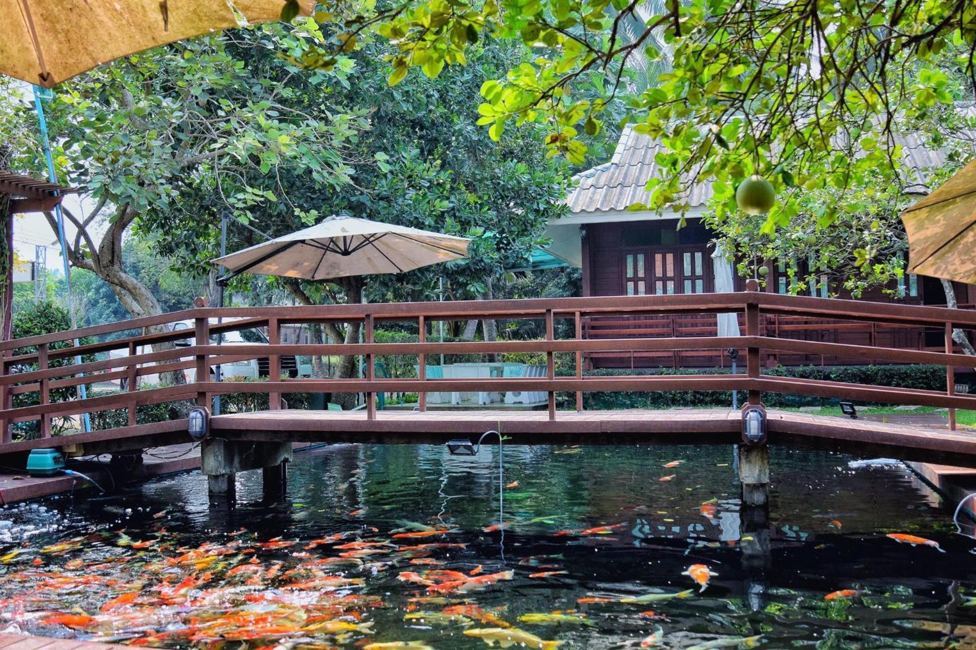 Resort บ้านกรนรา Baan Kornnara Amphawa