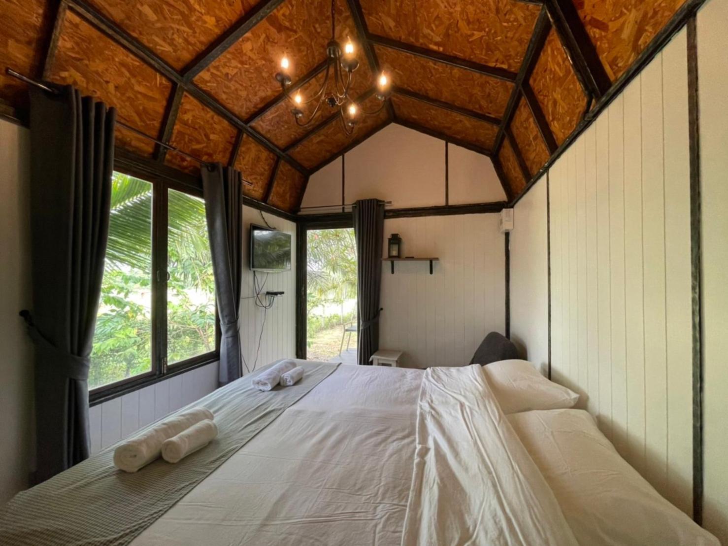 Wind In The Wild Khao Yai Homestay *