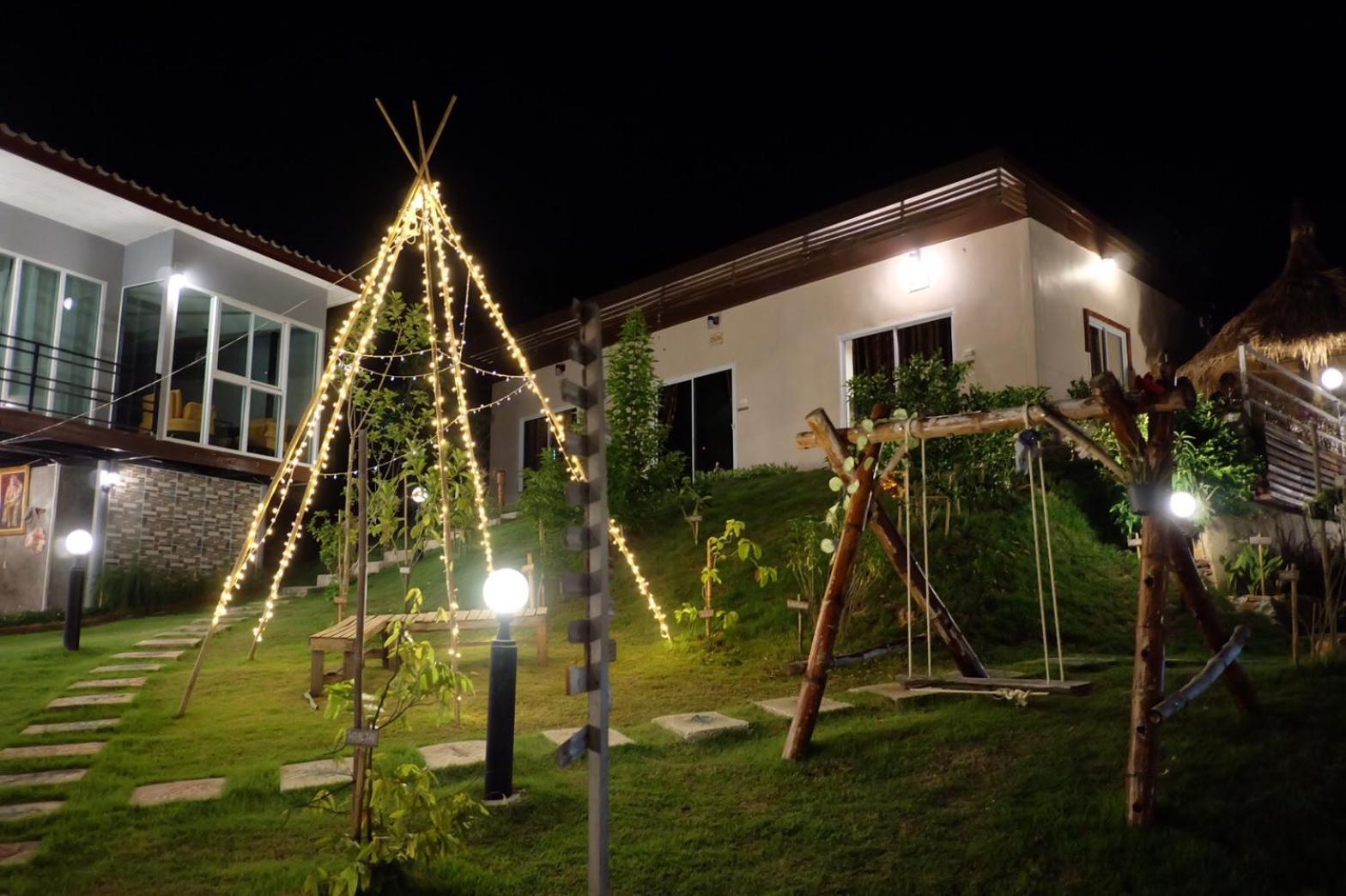 Guest house Baan Mai Hom Suan Phueng
