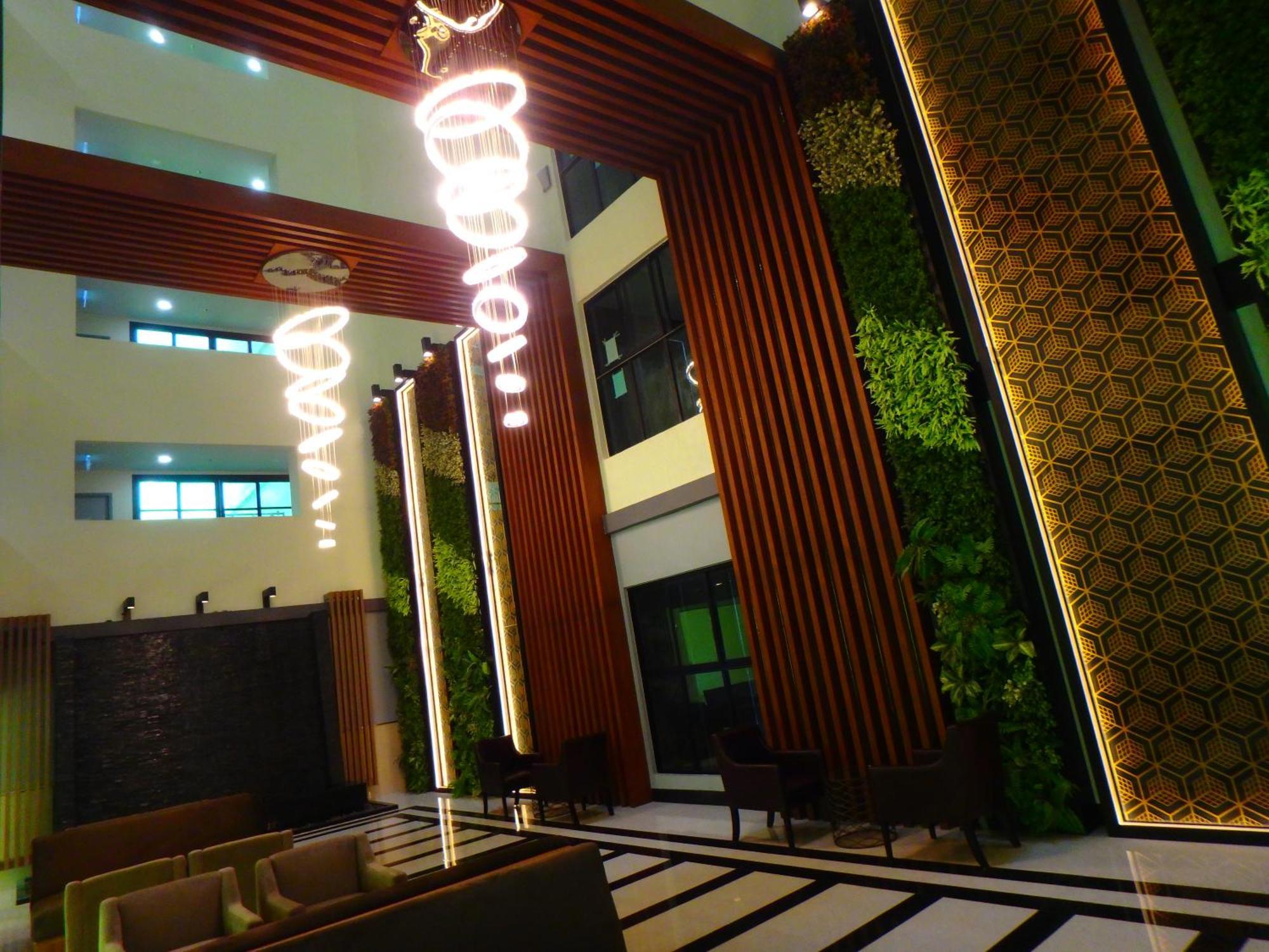 Apartment Luxury Class Vip, 5 Minutes Walk To The Sea, Jomtien, Up To 6 People *