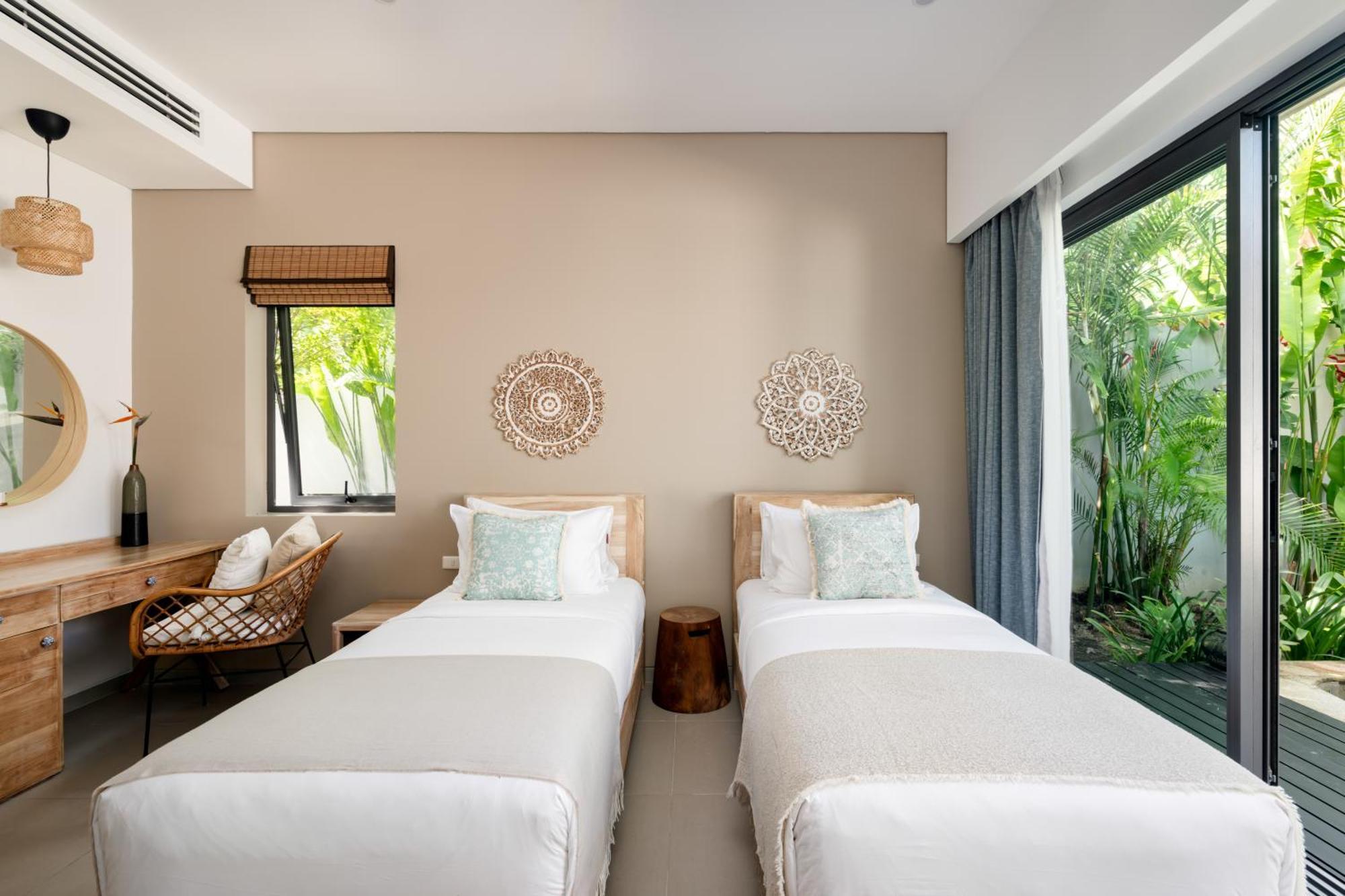 Twin North - 5 Bedroom Luxury Front *
