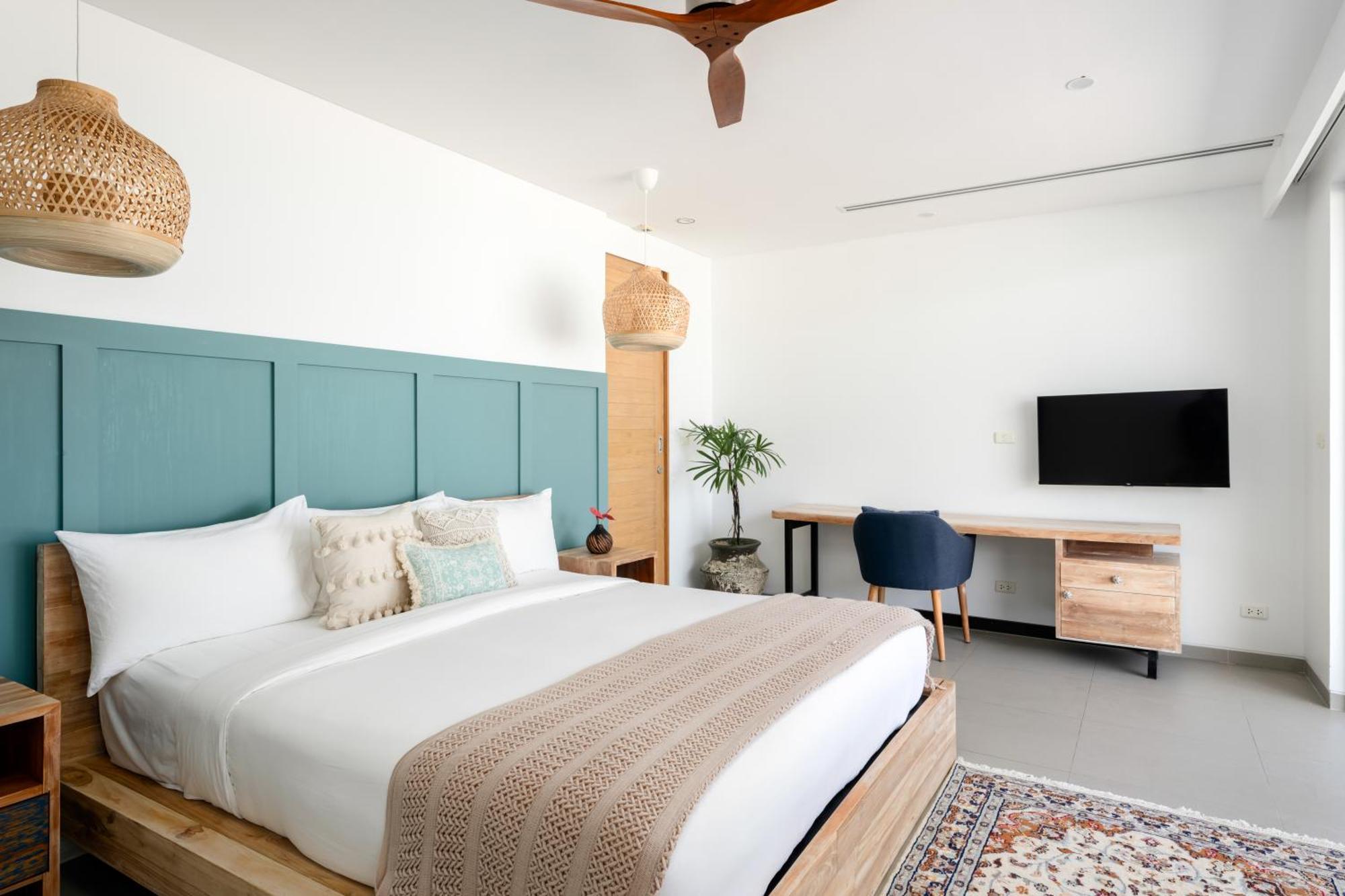 Twin North - 5 Bedroom Luxury Front * Khok Kloi