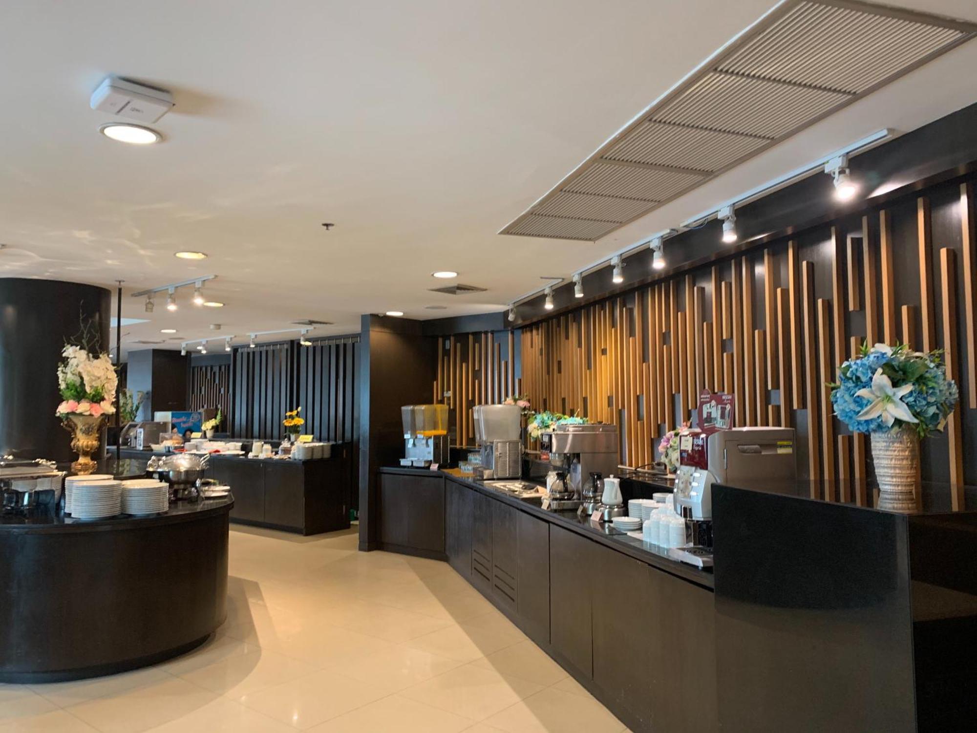 Wangchan Riverview Hotel 3*