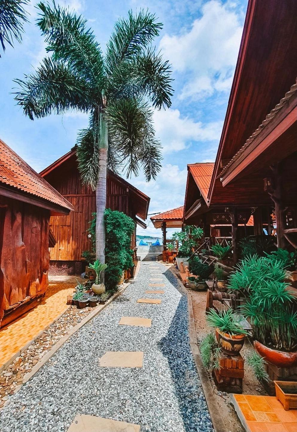 Homebeach Resort