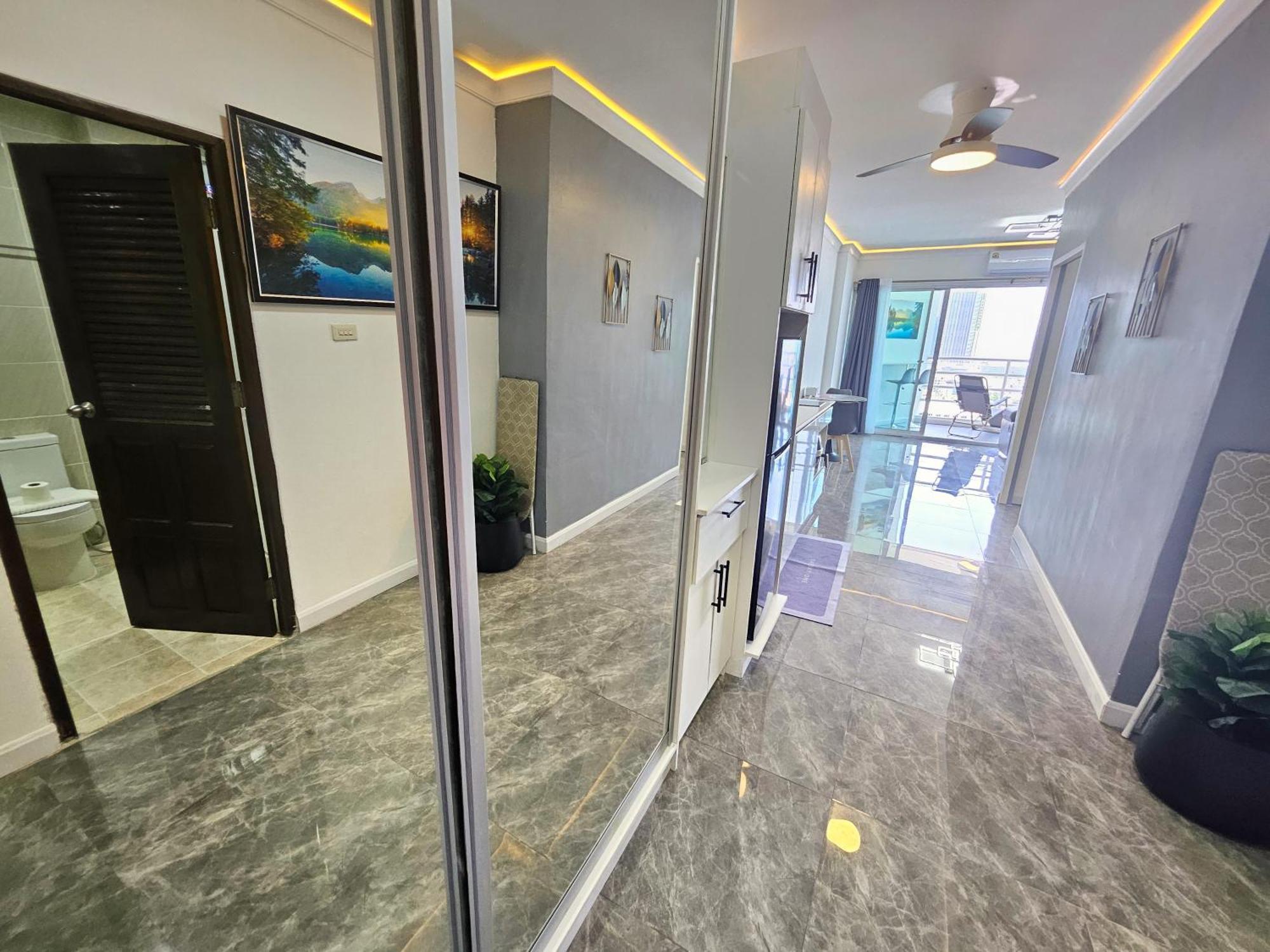 View Talay 5 Jomtien Beachfront Apartment *
