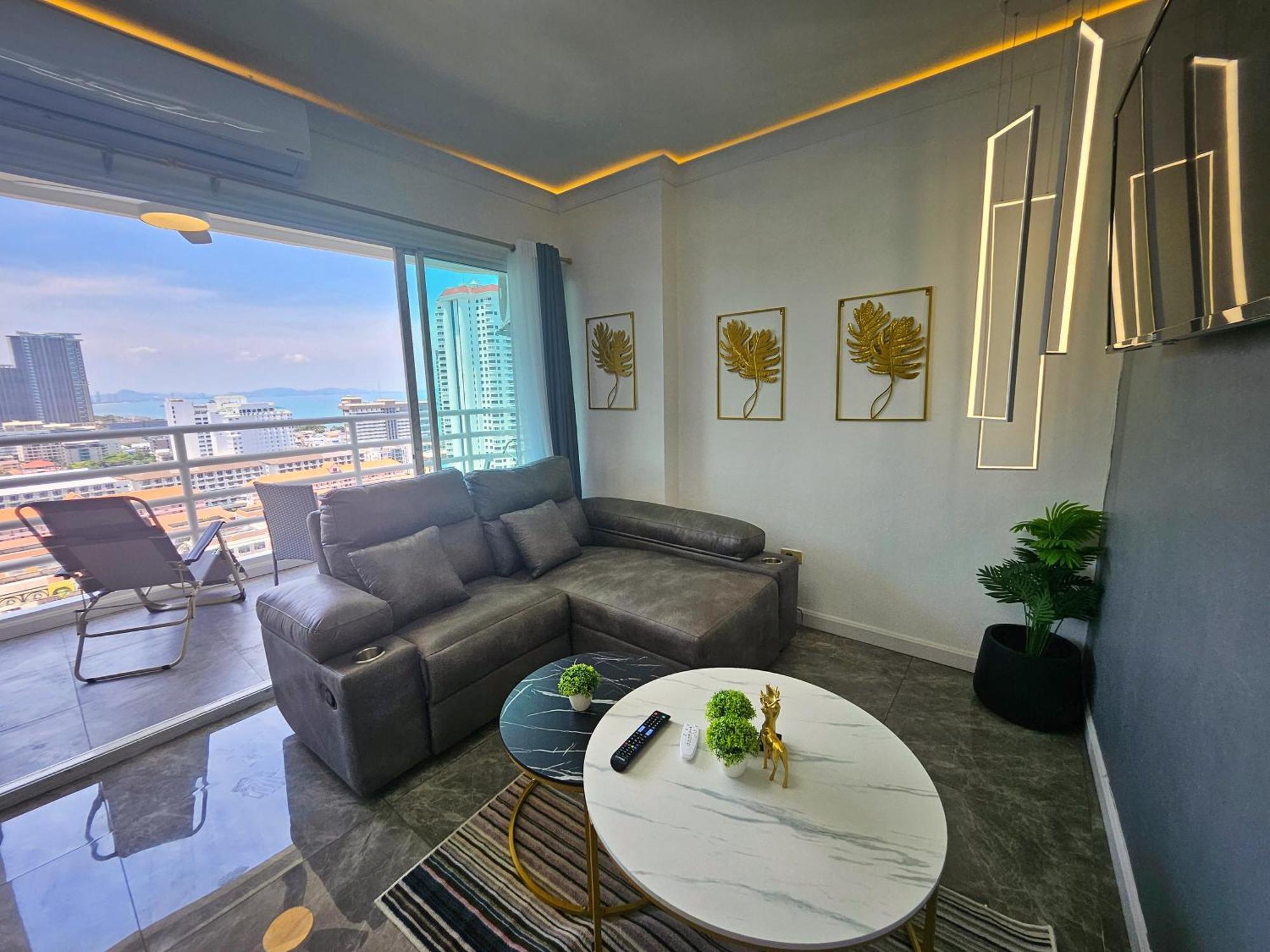 View Talay 5 Jomtien Beachfront Apartment Pattaya