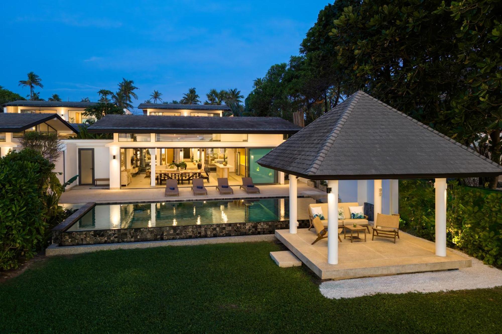 Villa Twin - 10 Bedroom Luxury Front