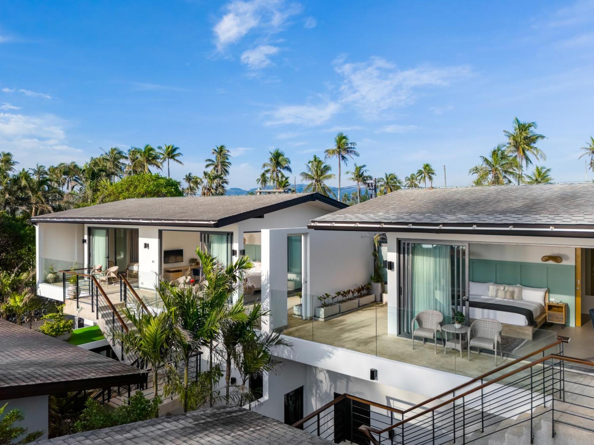 Twin - 10 Bedroom Luxury Front