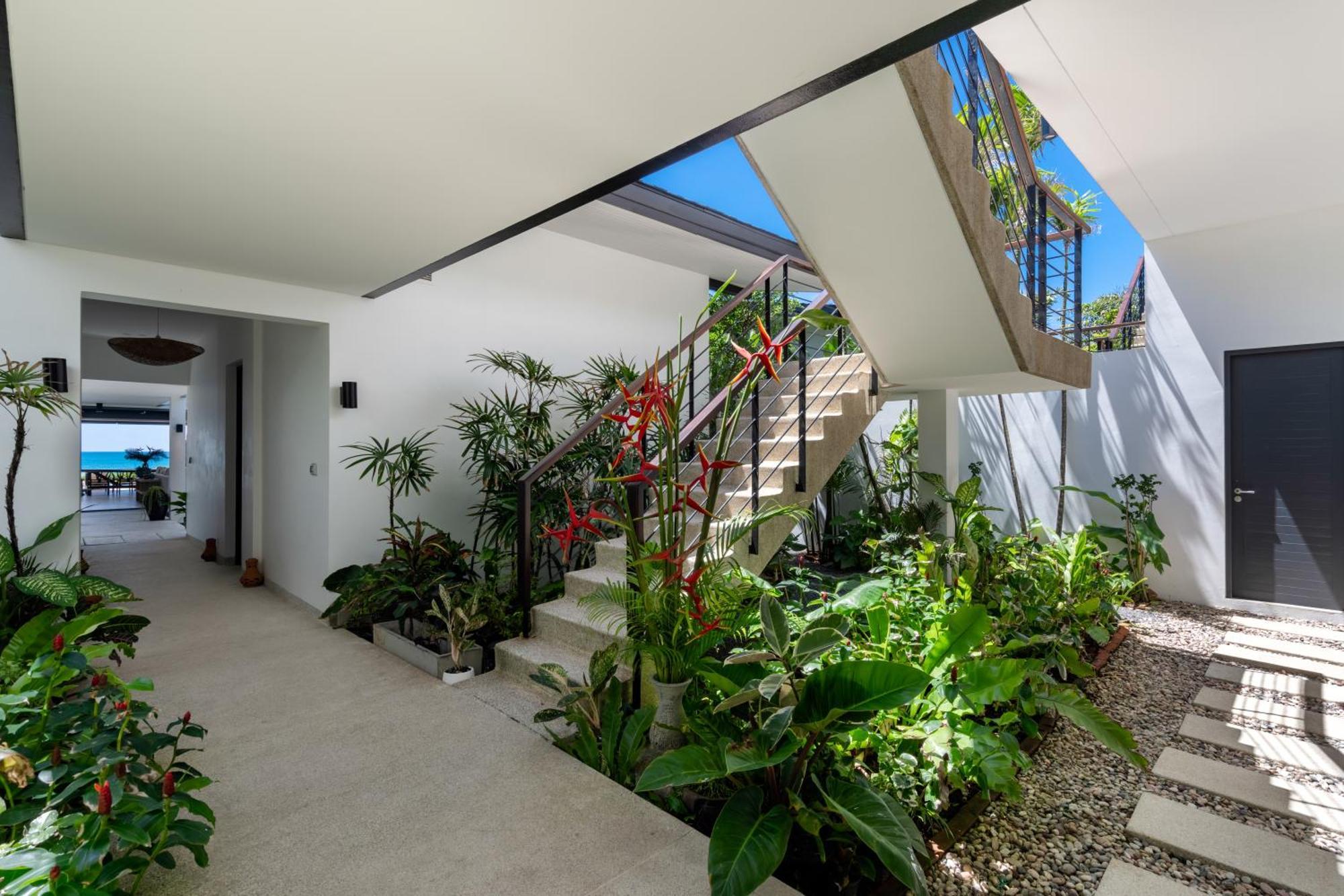 Twin - 10 Bedroom Luxury Front *