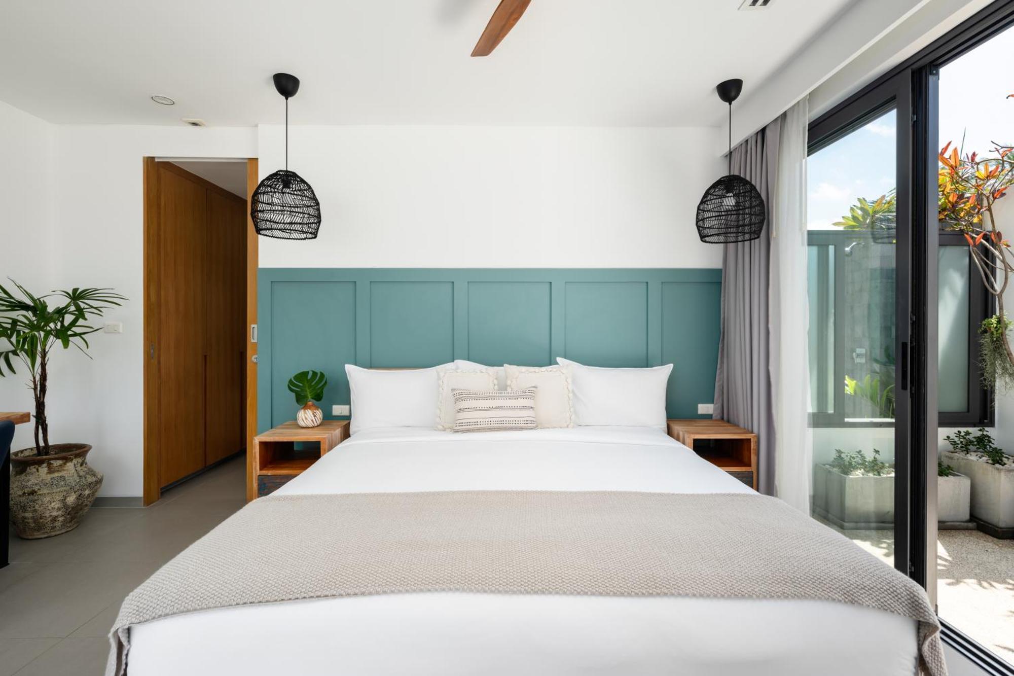 Twin - 10 Bedroom Luxury Front Villa Khok Kloi