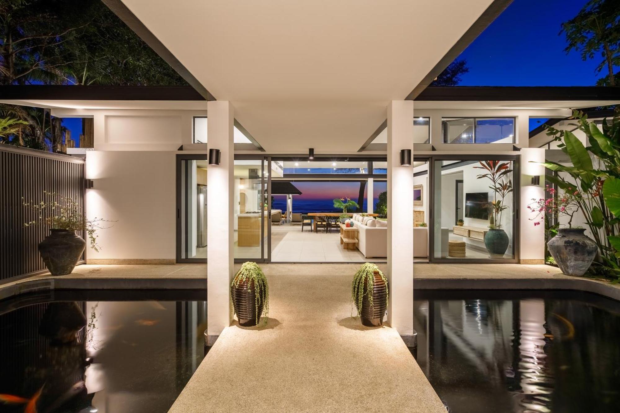 Villa Twin - 10 Bedroom Luxury Front *